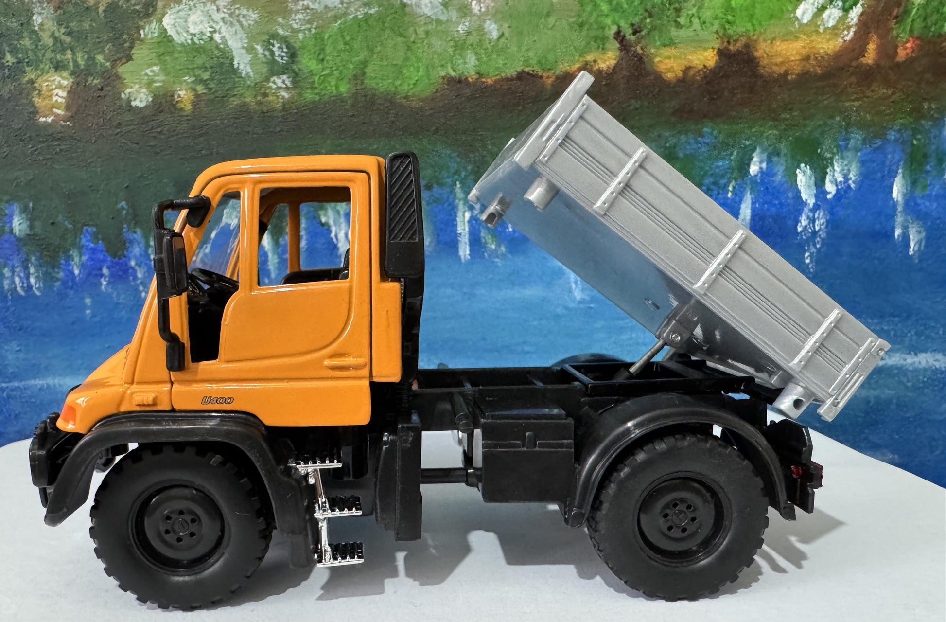 Mercedes-Benz Orange Unimog Truck 1:32 Scale – Premium Diecast Model Toy Gift for Boys, Girls, Dad, Uncle easter Christmas gift New Boxed