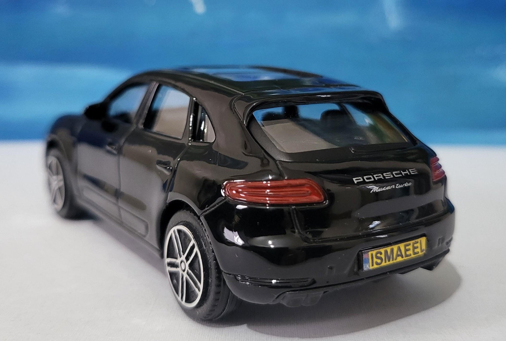 Porsche Macan Toy Car – Personalised Plates – 1:43 Scale Diecast Model – Gift for Kids or Adults – Birthday or Christmas – New & Boxed