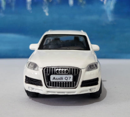 Audi Q7 Toy Car – Personalized Plates – 1:43 Scale Diecast Model – Gift for Kids or Adults – Birthday or Christmas – New & Boxed