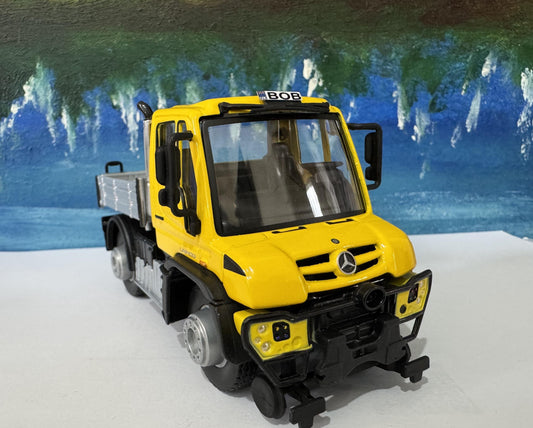 Mercedes-Benz Personalized Name Plate 1:43 MB Unimog U400 U423 RoRail | O Gauge Road-Rail Model | Gift for Boys, Men, Uncle Boxed