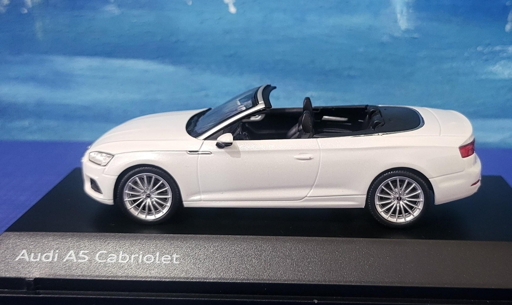 Personalized Name Plate 1:43 Audi A5 Cabriolet Tofana White Diecast Car – Spark Dealer Edition in Display Case, Highly Detailed