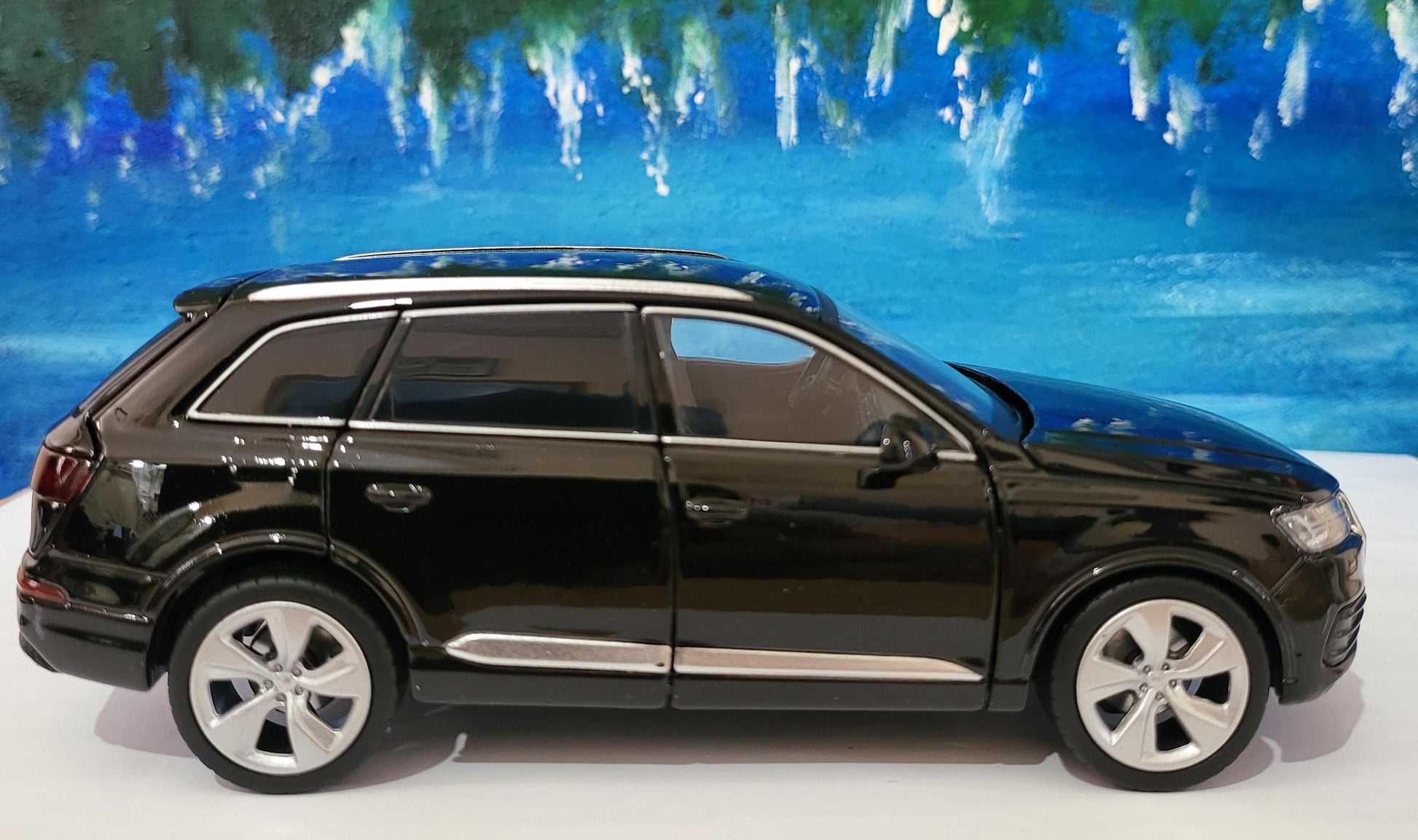Black Audi Q7 Diecast Car 1:32 Diecast – Personalized Plates Lights & Sounds – Opening Doors, Bonnet and Boot – Gift for husband, wife, boy