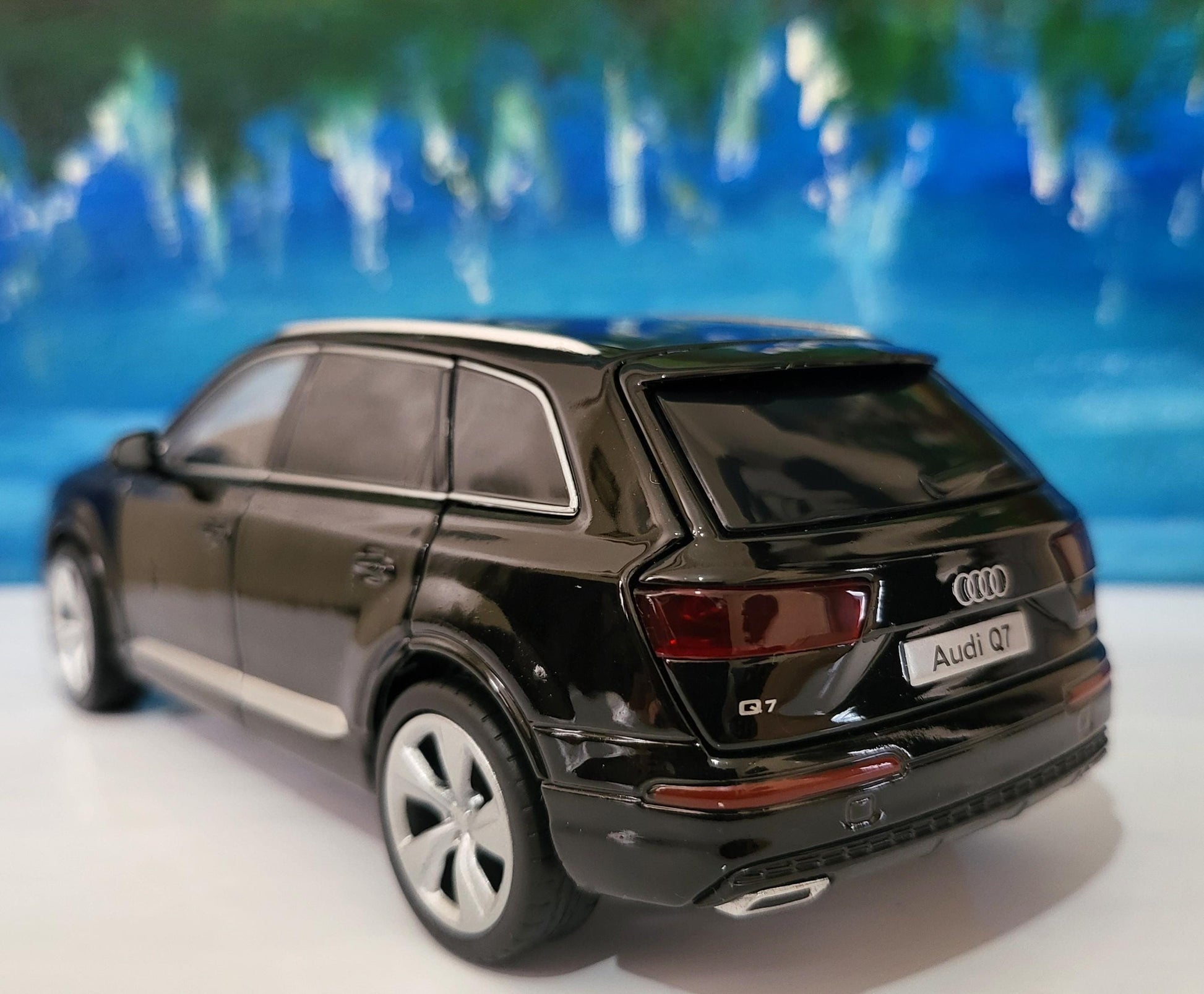 Black Audi Q7 Diecast Car 1:32 Diecast – Personalized Plates Lights & Sounds – Opening Doors, Bonnet and Boot – Gift for husband, wife, boy