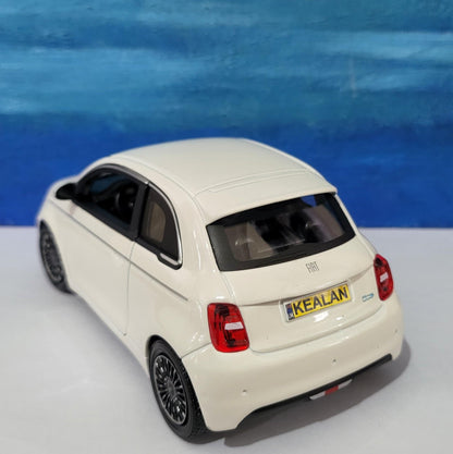 Personalised Plate FIAT 500e 1:24Scale Toy Car - Model-Gift for Boy, Girl, Dad, Mom, Uncle, Grandad - Birthday, Christmas Present-New Boxed