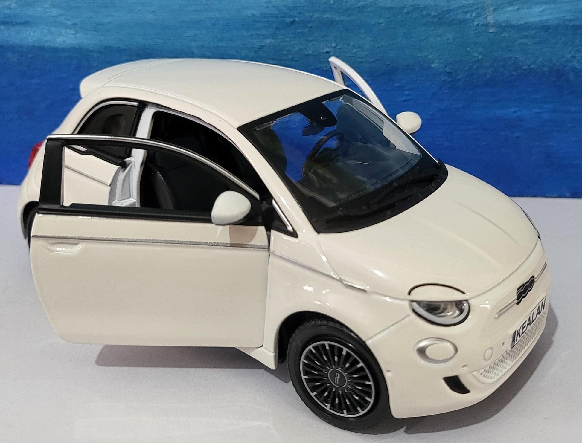 Personalised Plate FIAT 500e 1:24Scale Toy Car - Model-Gift for Boy, Girl, Dad, Mom, Uncle, Grandad - Birthday, Christmas Present-New Boxed