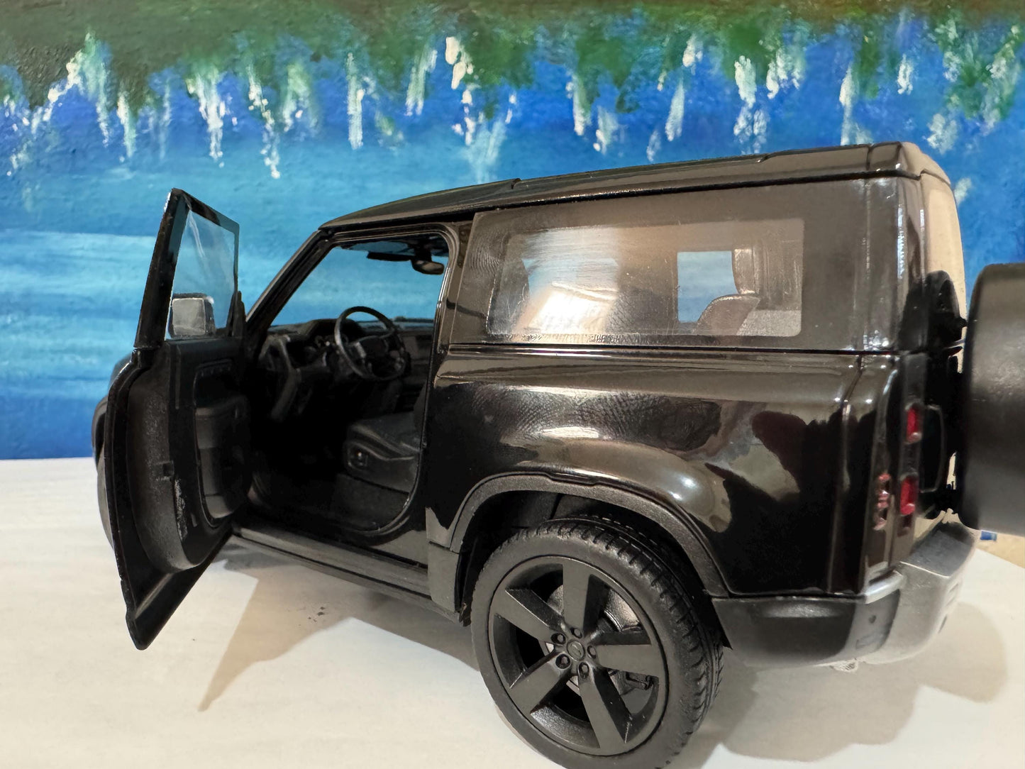 Land Rover Defender 110 1:24 Scale by Welly, Personalized Plates, 2-Door Licensed Model, Gift for Boy Girl Dad Mom Grandad Birthday Boxed