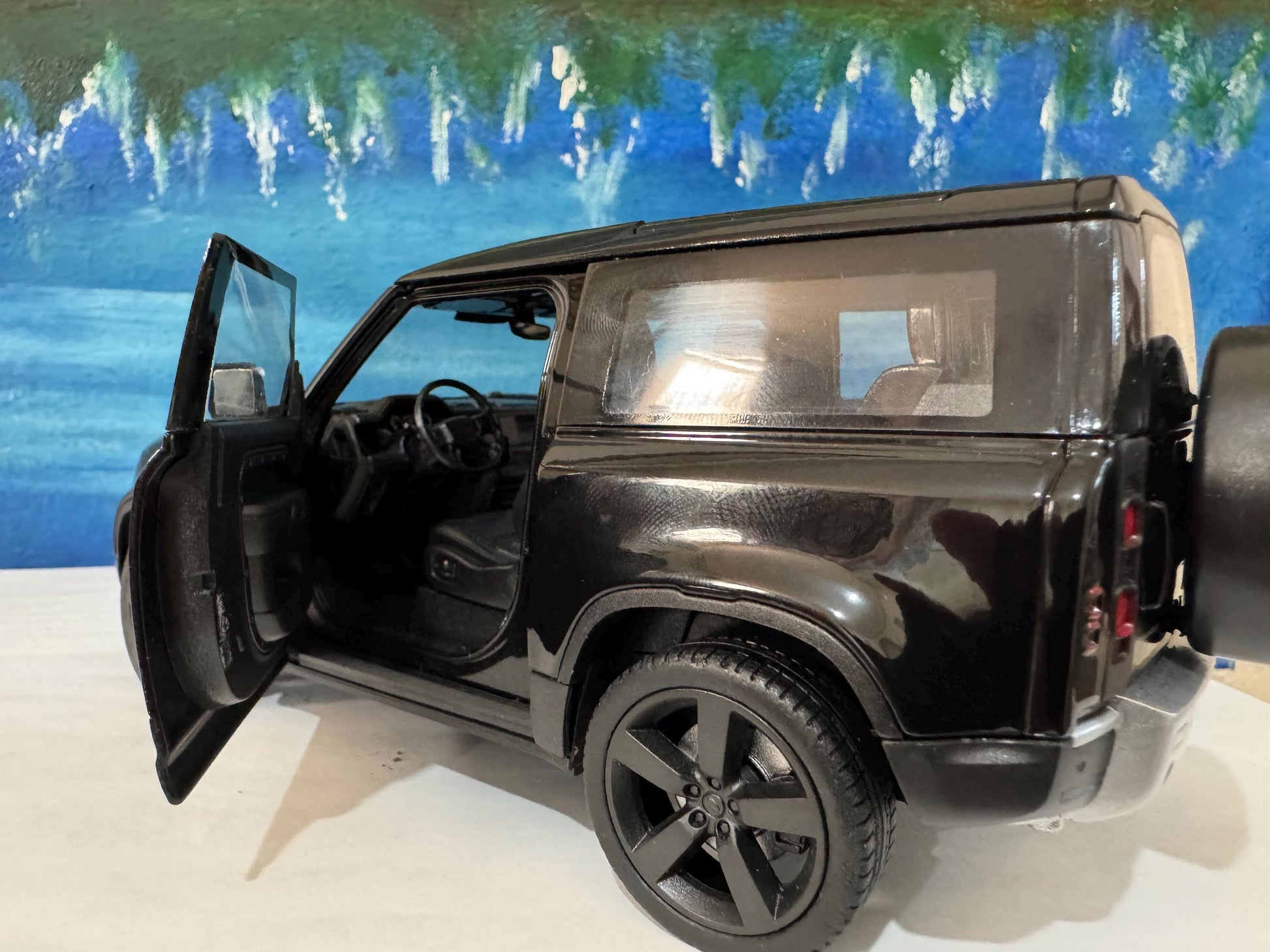 Land Rover Defender 110 1:24 Scale by Welly, Personalized Plates, 2-Door Licensed Model, Gift for Boy Girl Dad Mom Grandad Birthday Boxed