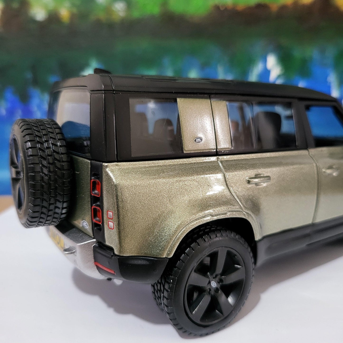 PERSONALISED PLATES licensed Land rover Defender 110 1:24 Scale Car Model boy girl dad mom uncle grandad brother birthday Easter gift Boxed