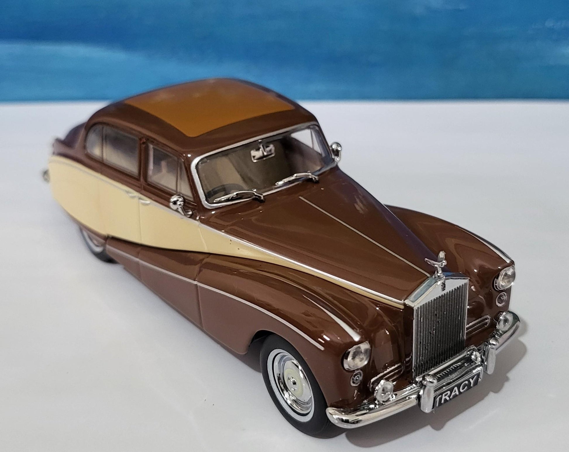 Rolls-Royce Hooper Express Brown Model Car – Custom personalized Name Plate – Diecast Gift for Him or Her – Birthday or Christmas – Boxed
