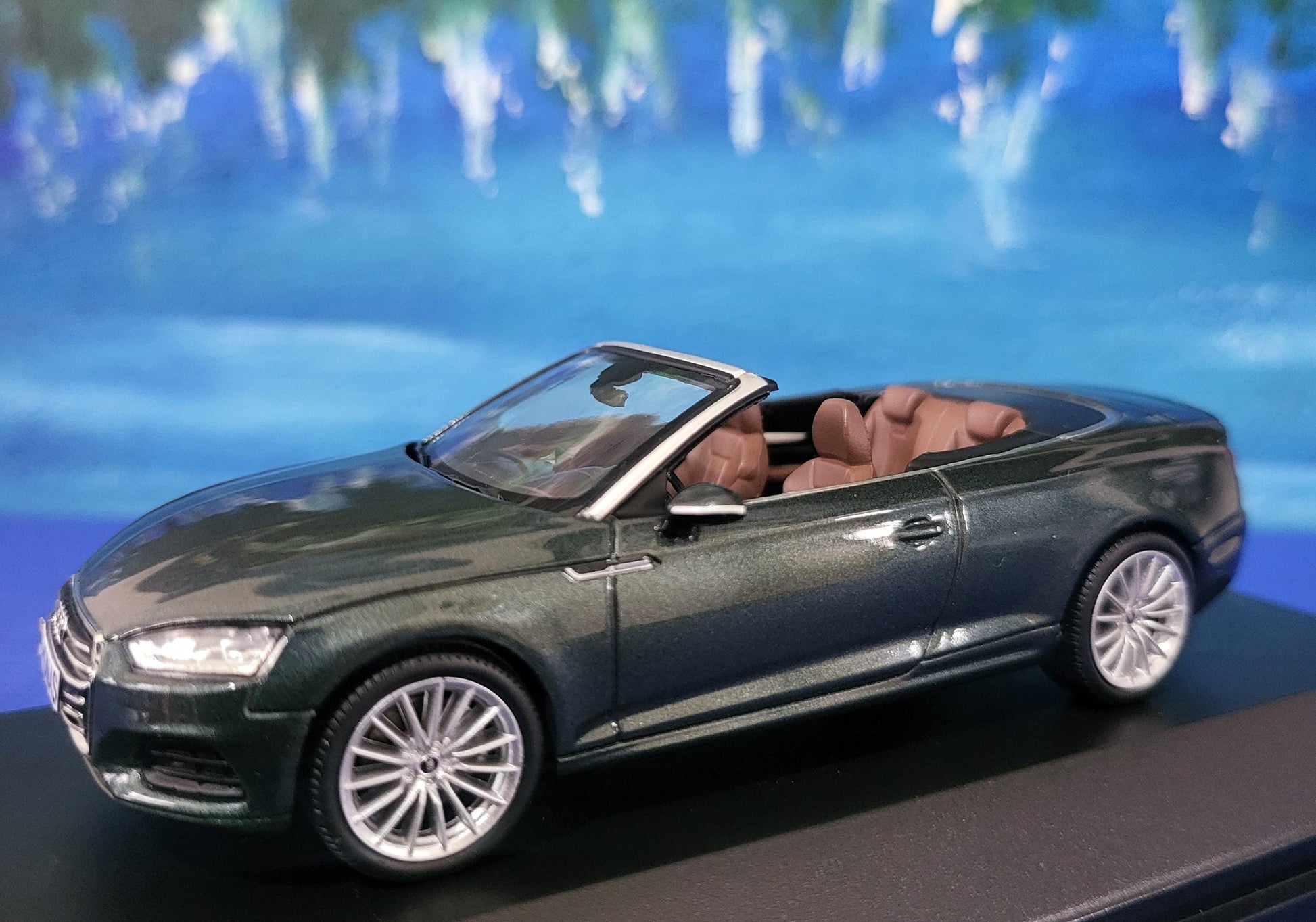 Personalized Name Plate 1:43 Audi A5 Cabriolet Gotland Green Metallic Diecast Car – Spark Dealer Edition in Display Case, Detailed