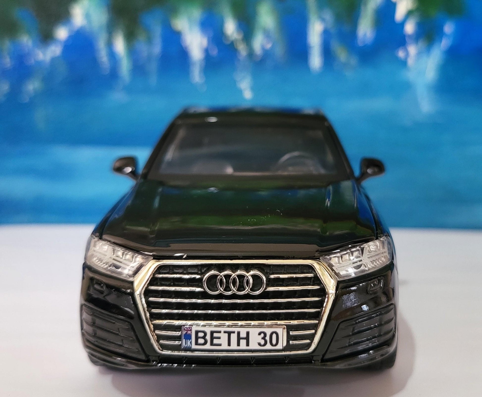 Black Audi Q7 Diecast Car 1:32 Diecast – Personalized Plates Lights & Sounds – Opening Doors, Bonnet and Boot – Gift for husband, wife, boy