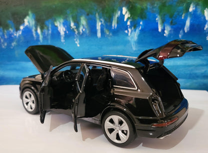 Black Audi Q7 Diecast Car 1:32 Diecast – Personalized Plates Lights & Sounds – Opening Doors, Bonnet and Boot – Gift for husband, wife, boy