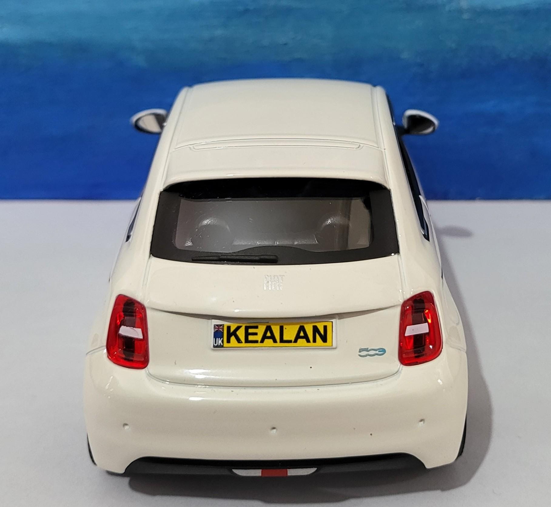 Personalised Plate FIAT 500e 1:24Scale Toy Car - Model-Gift for Boy, Girl, Dad, Mom, Uncle, Grandad - Birthday, Christmas Present-New Boxed