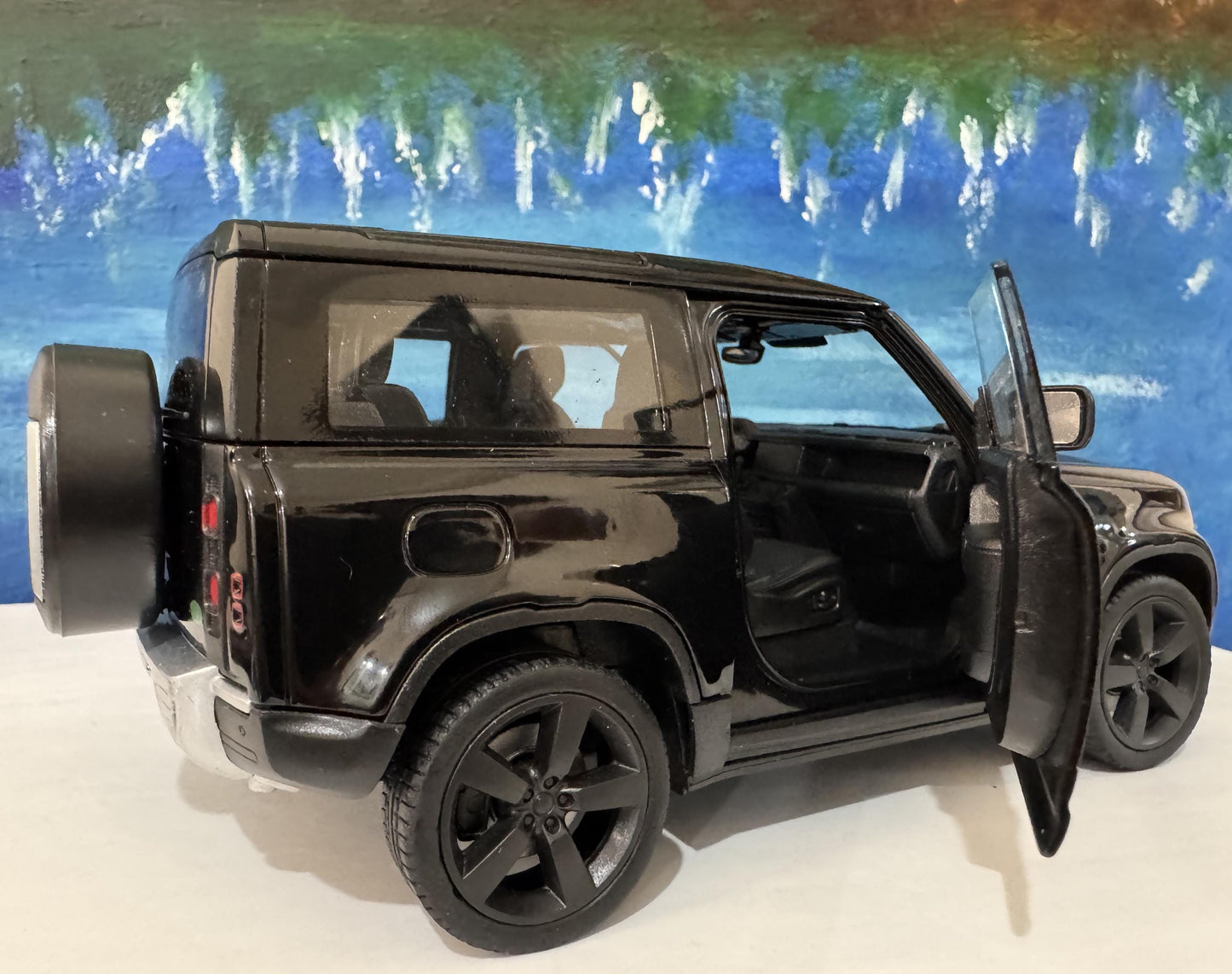 Land Rover Defender 110 1:24 Scale by Welly, Personalized Plates, 2-Door Licensed Model, Gift for Boy Girl Dad Mom Grandad Birthday Boxed