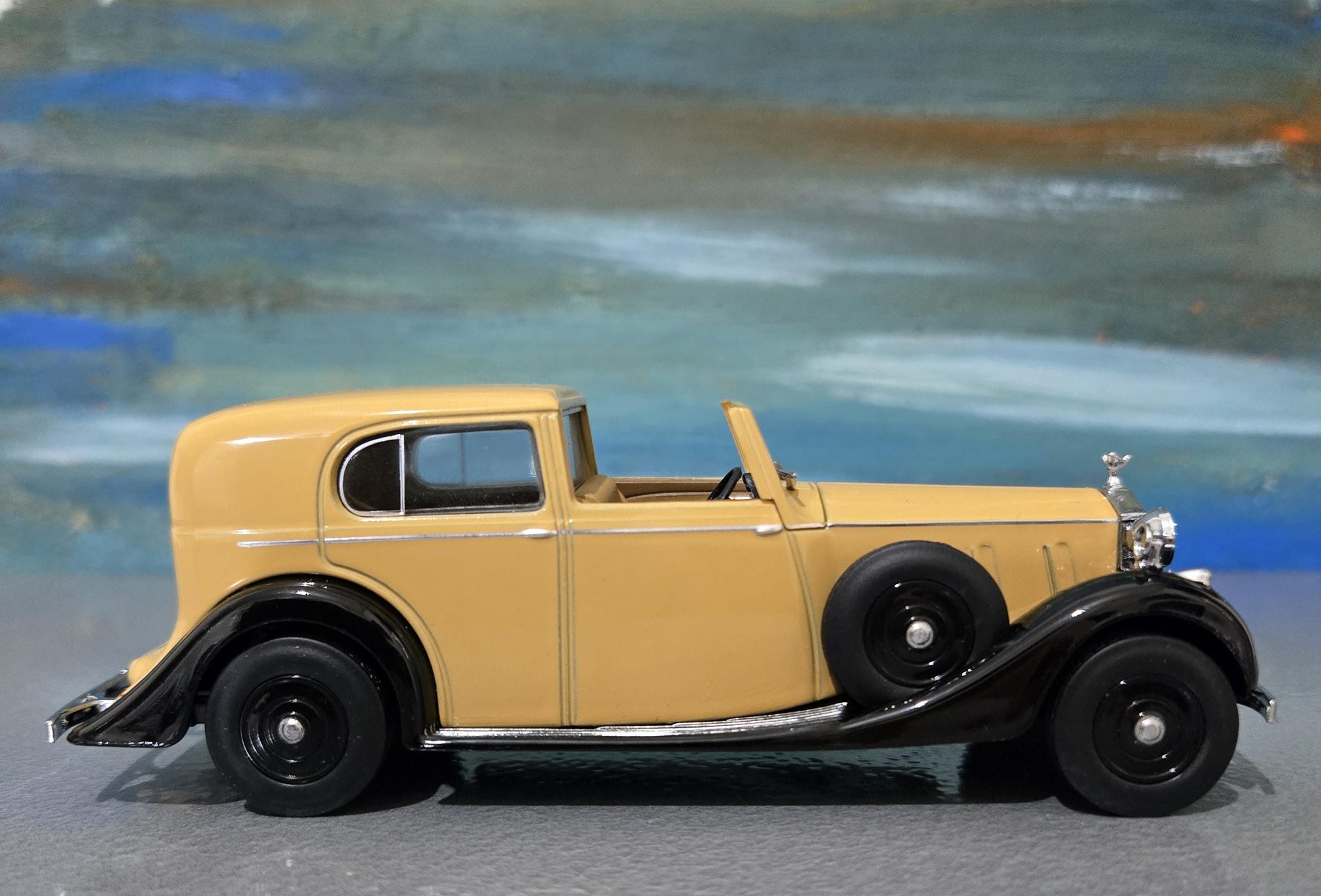 Personalized Rolls Royce Phantom 3 SdV HJ Mulliner Fawn Oxford Diecast Model – Custom Name Gift for Dad, Mom, Husband, Wife, Sister, Grandad