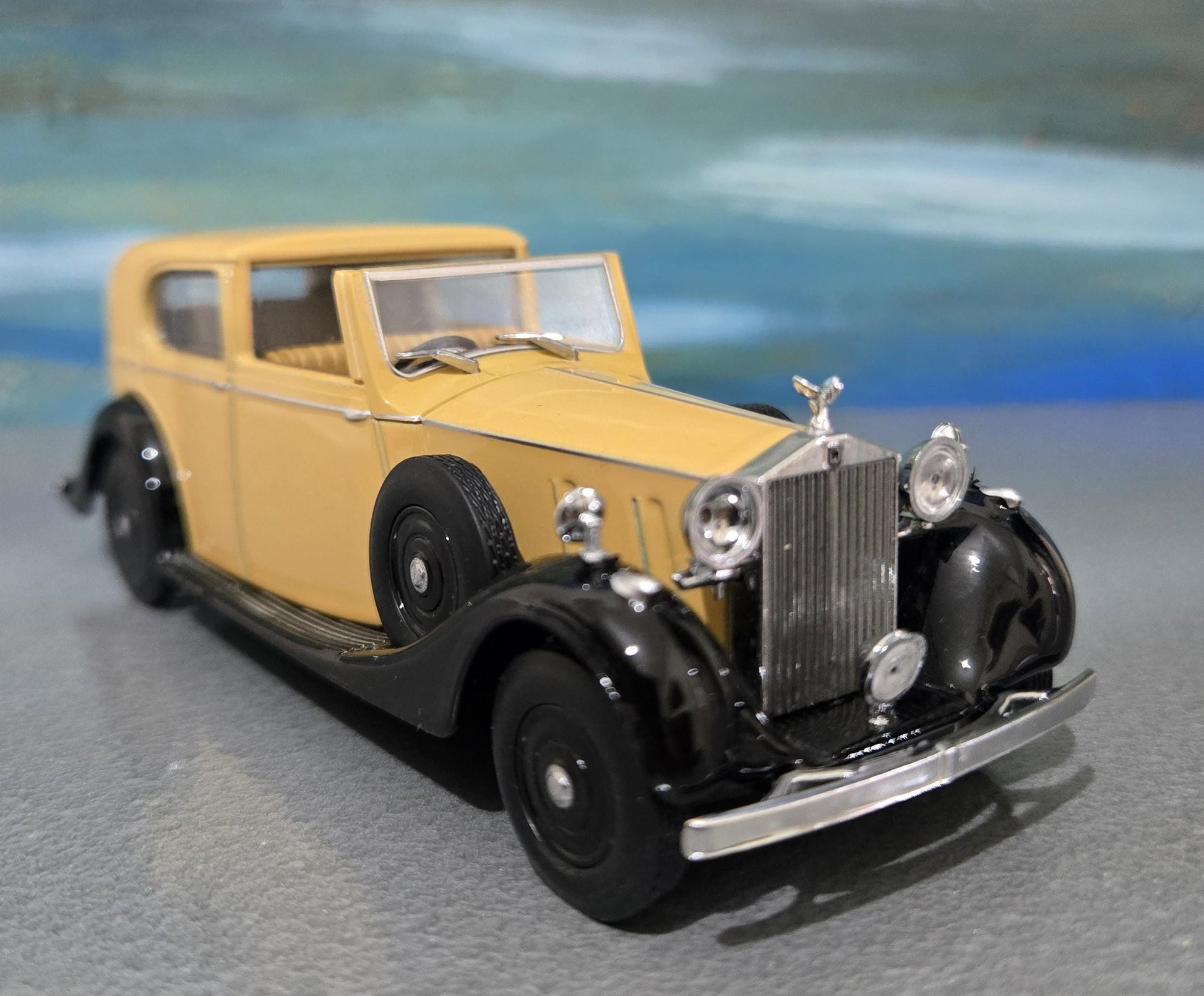 Personalized Rolls Royce Phantom 3 SdV HJ Mulliner Fawn Oxford Diecast Model – Custom Name Gift for Dad, Mom, Husband, Wife, Sister, Grandad