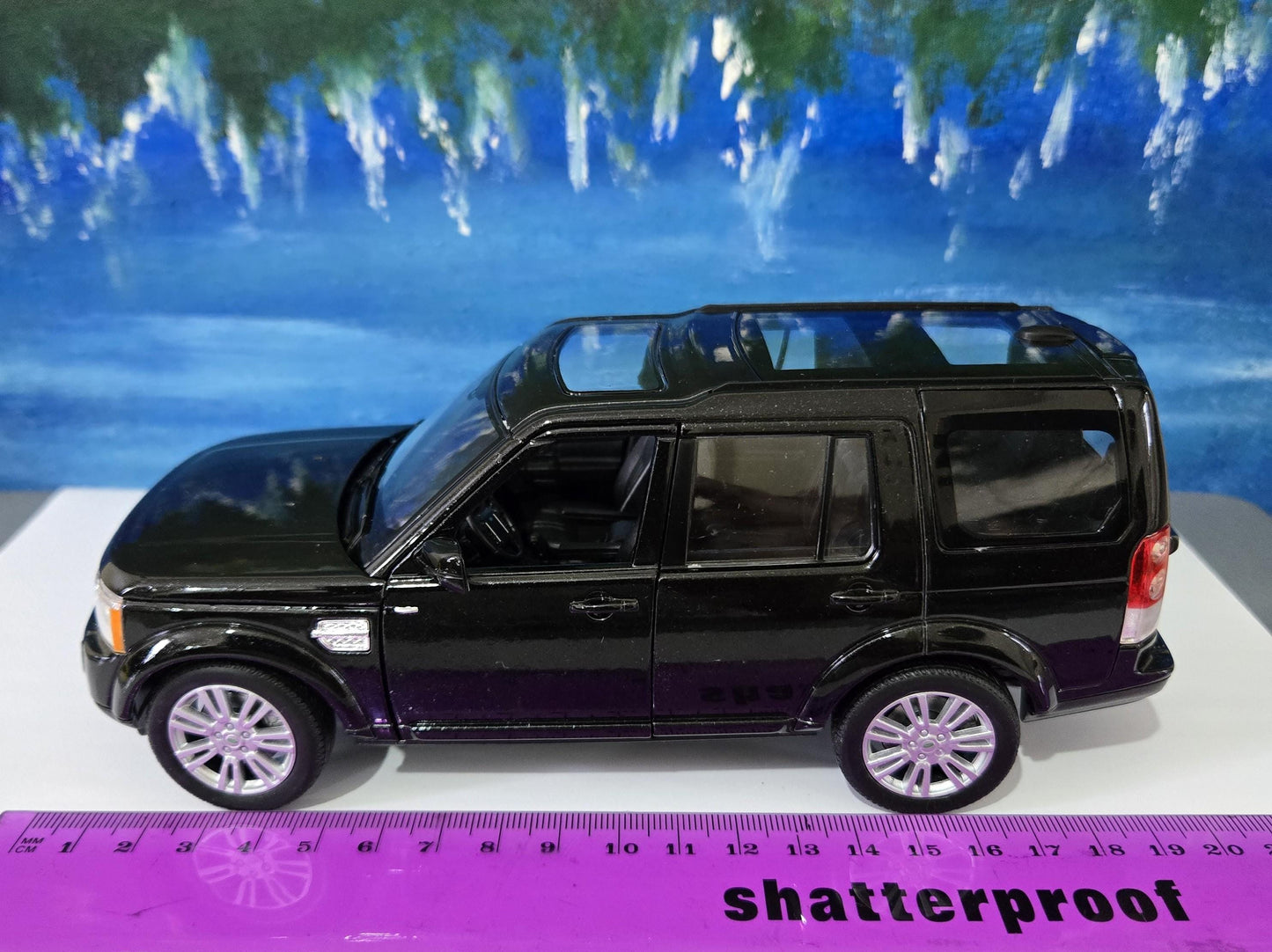 Land Rover Discovery 4 Diecast 1:24, Personalized Name Plate | Licensed by Welly | Gift for Boys, Girls, Dad, Mom, Grandad, Brother | Boxed