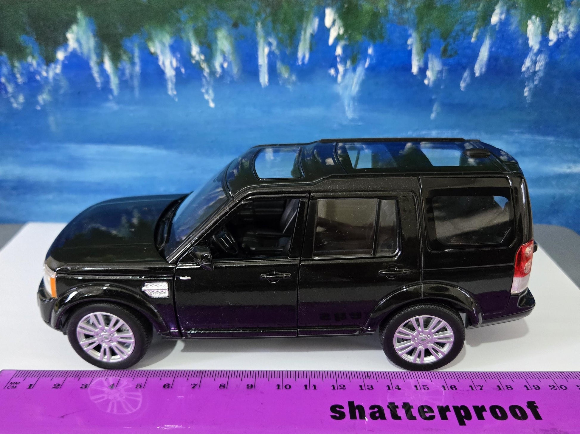 Land Rover Discovery 4 Diecast 1:24, Personalized Name Plate | Licensed by Welly | Gift for Boys, Girls, Dad, Mom, Grandad, Brother | Boxed