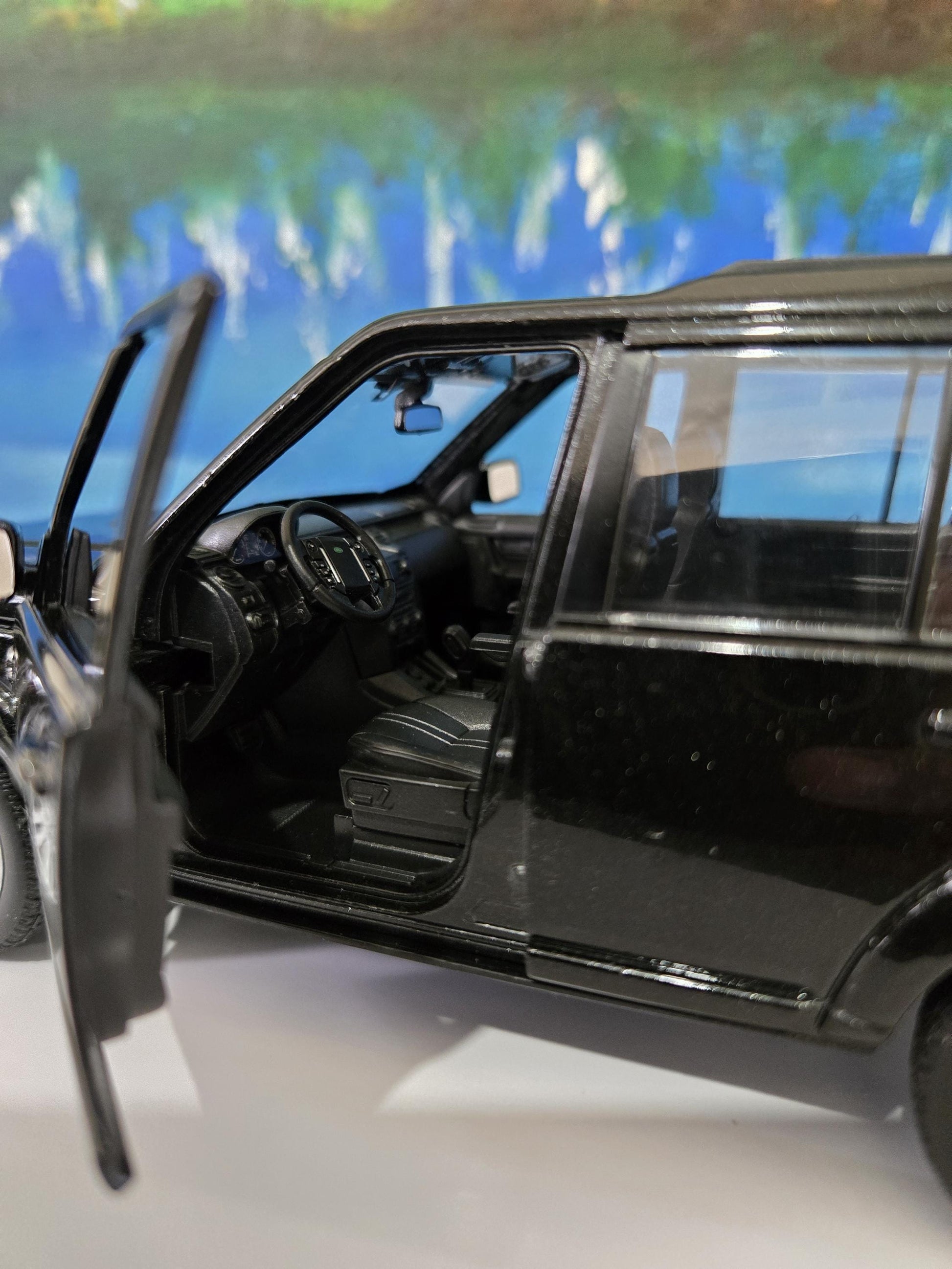 Land Rover Discovery 4 Diecast 1:24, Personalized Name Plate | Licensed by Welly | Gift for Boys, Girls, Dad, Mom, Grandad, Brother | Boxed