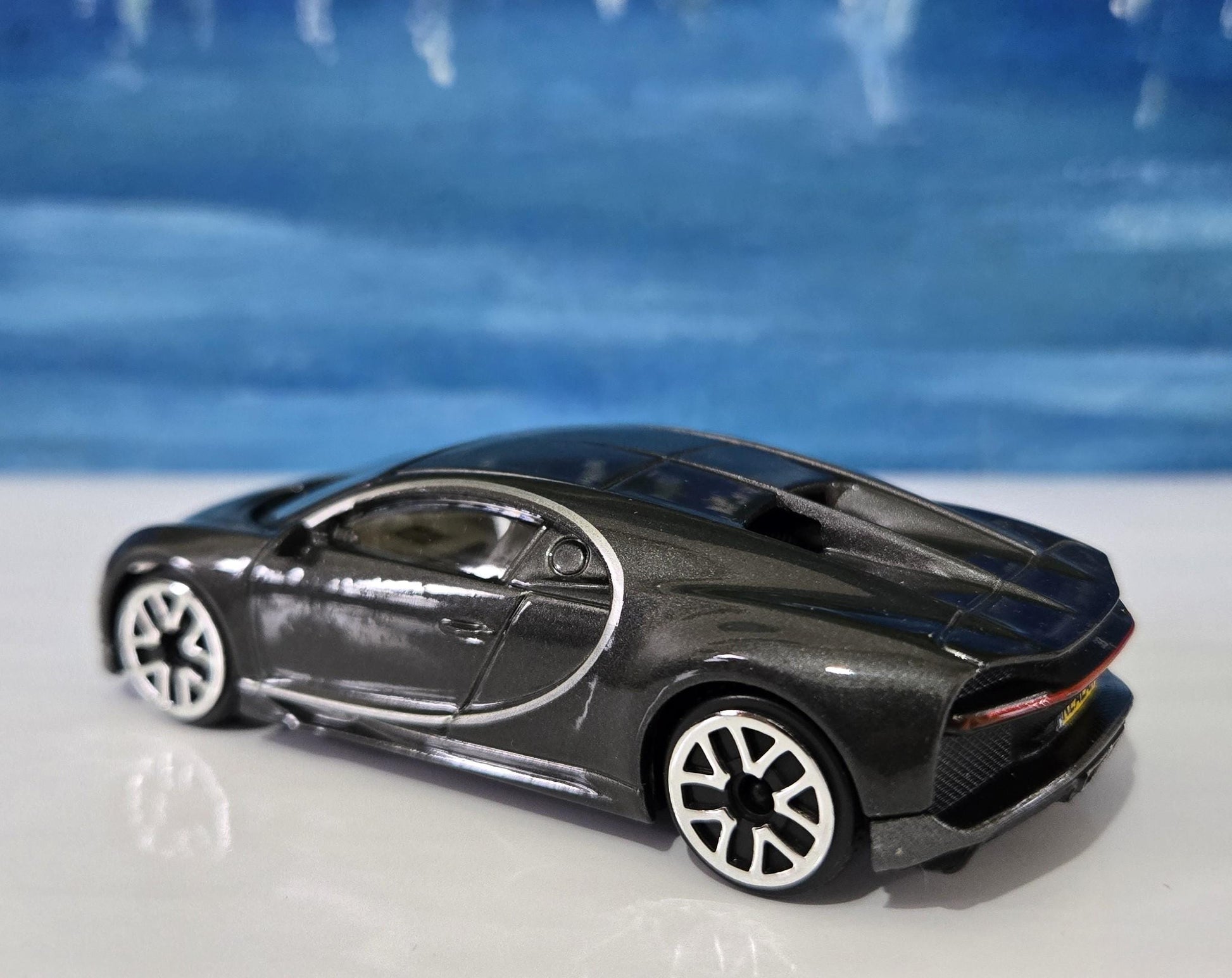Custom Plates – Bugatti Chiron Grey 1:43 Scale Toy Car Model – Gift for Boy, Girl, Dad, Mom, Uncle, Grandad – Birthday or Christmas Present