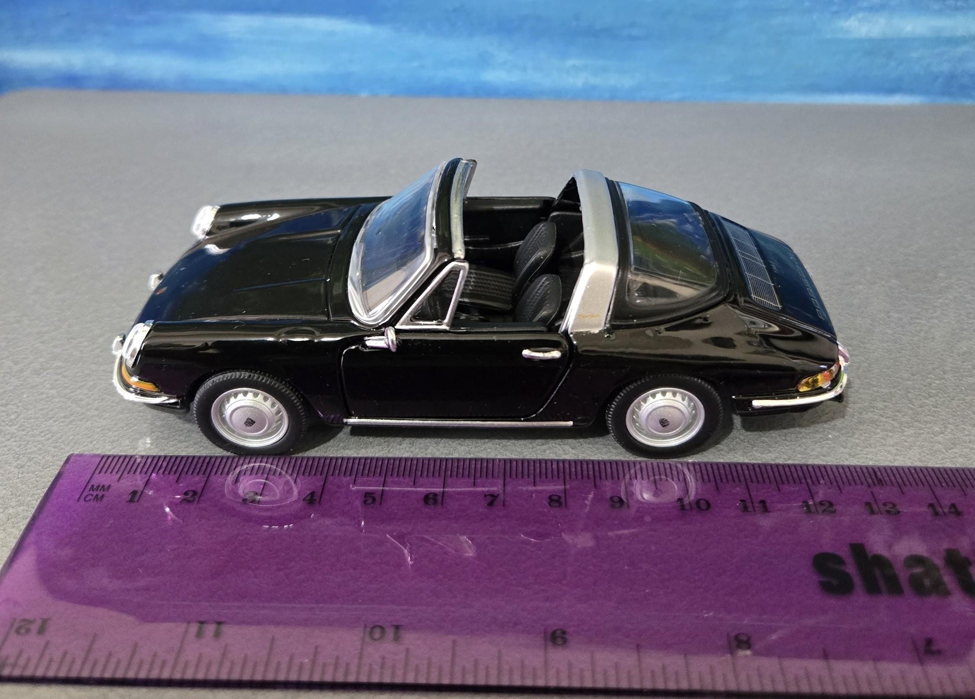 Porsche 911 Targa Black 1967 1:32 Scale Diecast Model Car toy – Gift for Kids, Dad, Mom – Birthday or Christmas Present – Boxed New