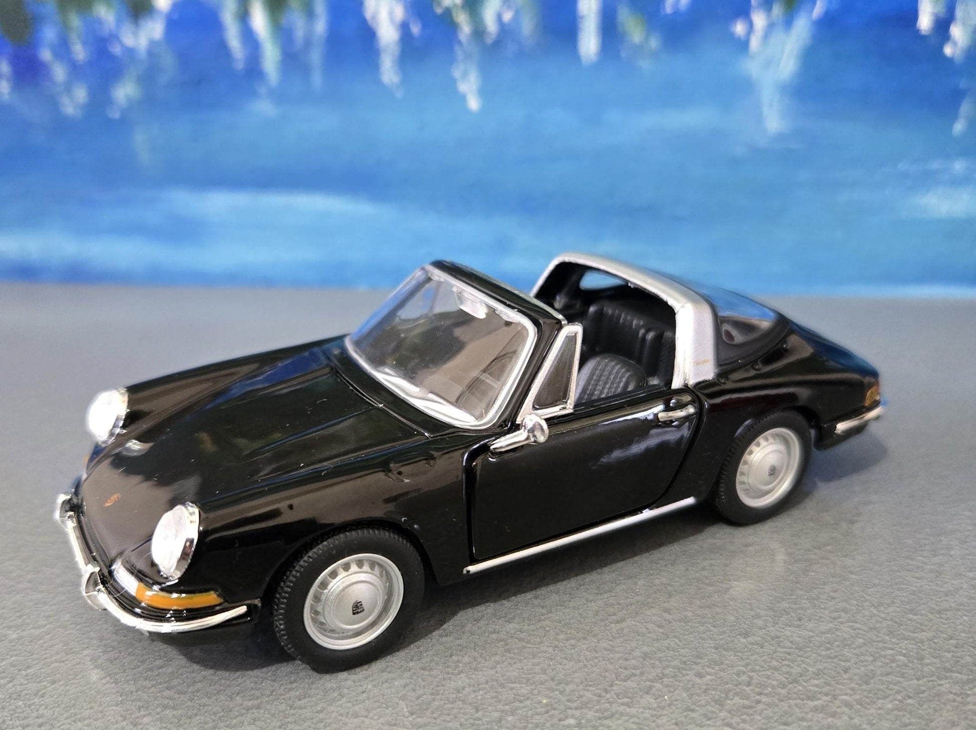 Porsche 911 Targa Black 1967 1:32 Scale Diecast Model Car toy – Gift for Kids, Dad, Mom – Birthday or Christmas Present – Boxed New