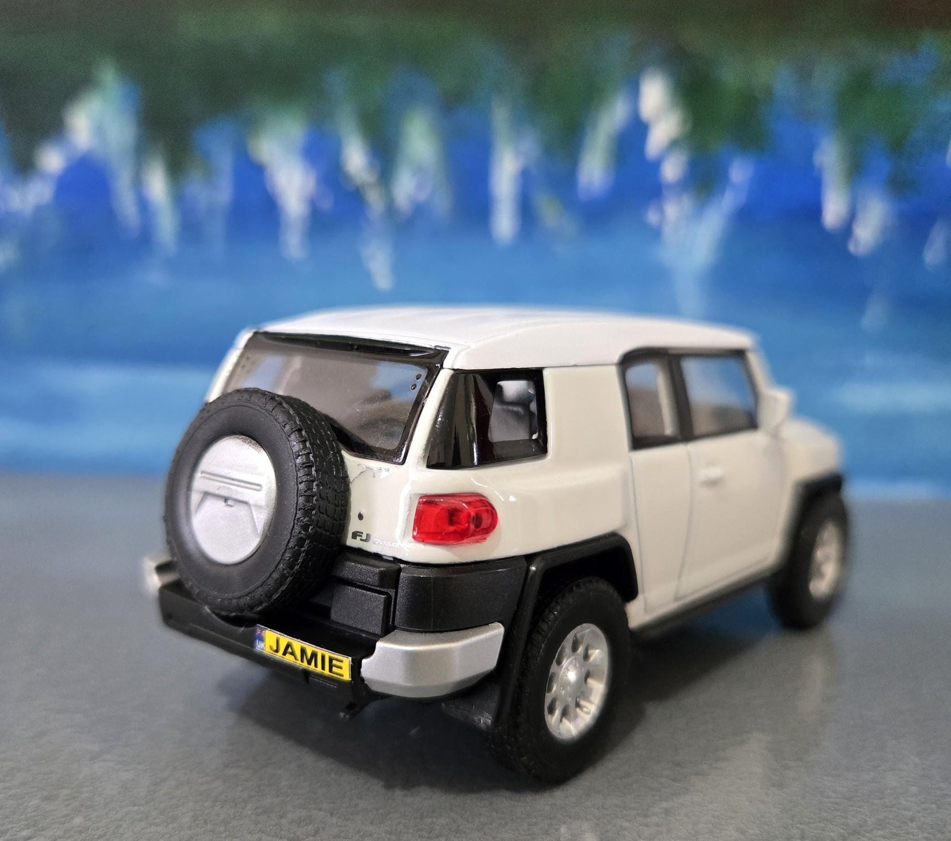 Toyota FJ Cruiser Diecast Model Car 1:34 Scale - Collectible Toy SUV