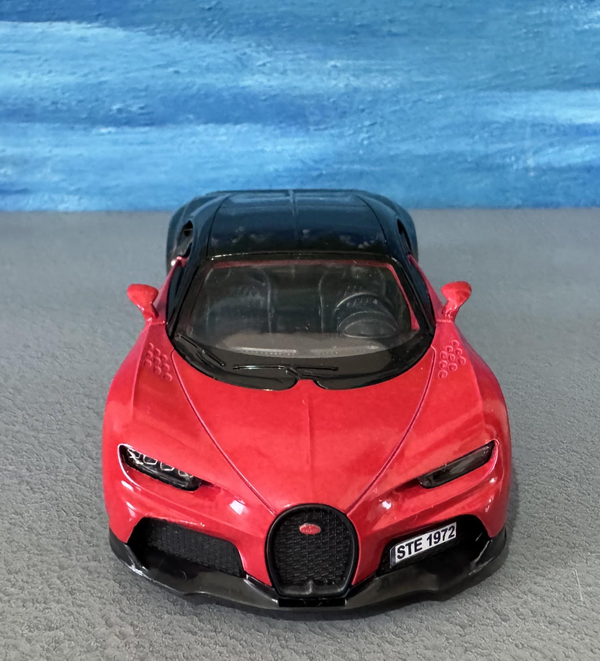 Kinsmart Bugatti Chiron Supersport 1:36 Red/Black Diecast Model Car – Custom Name Plate – Gift for Car Lovers, Dad, Kids – Boxed Collectible