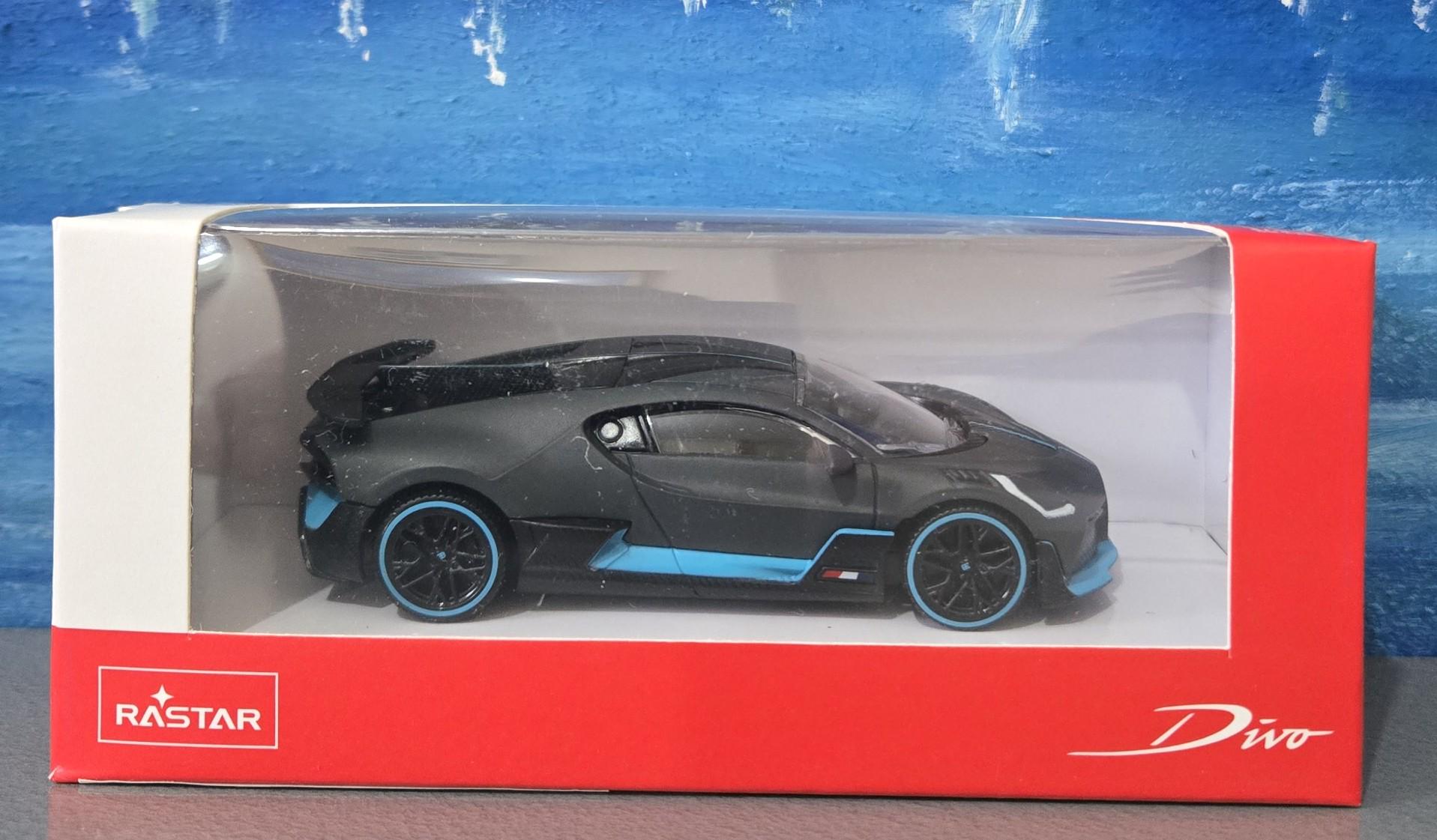 Bugatti Divo 1:43 Diecast Model Car – Grey/Blue – Custom Name Plate – Collectible Gift for Car Lovers, Dad,boys, girls, Kids – Boxed Display
