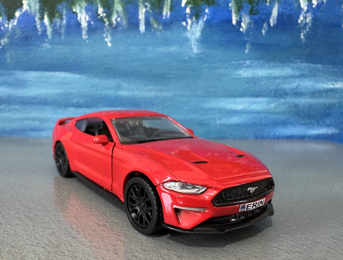 Motor Max Ford Mustang GT 2018 1:32 Red Diecast Model Car – Custom Name Plate – Collectible Gift for Dad, Car Lovers, Kids – Boxed Display