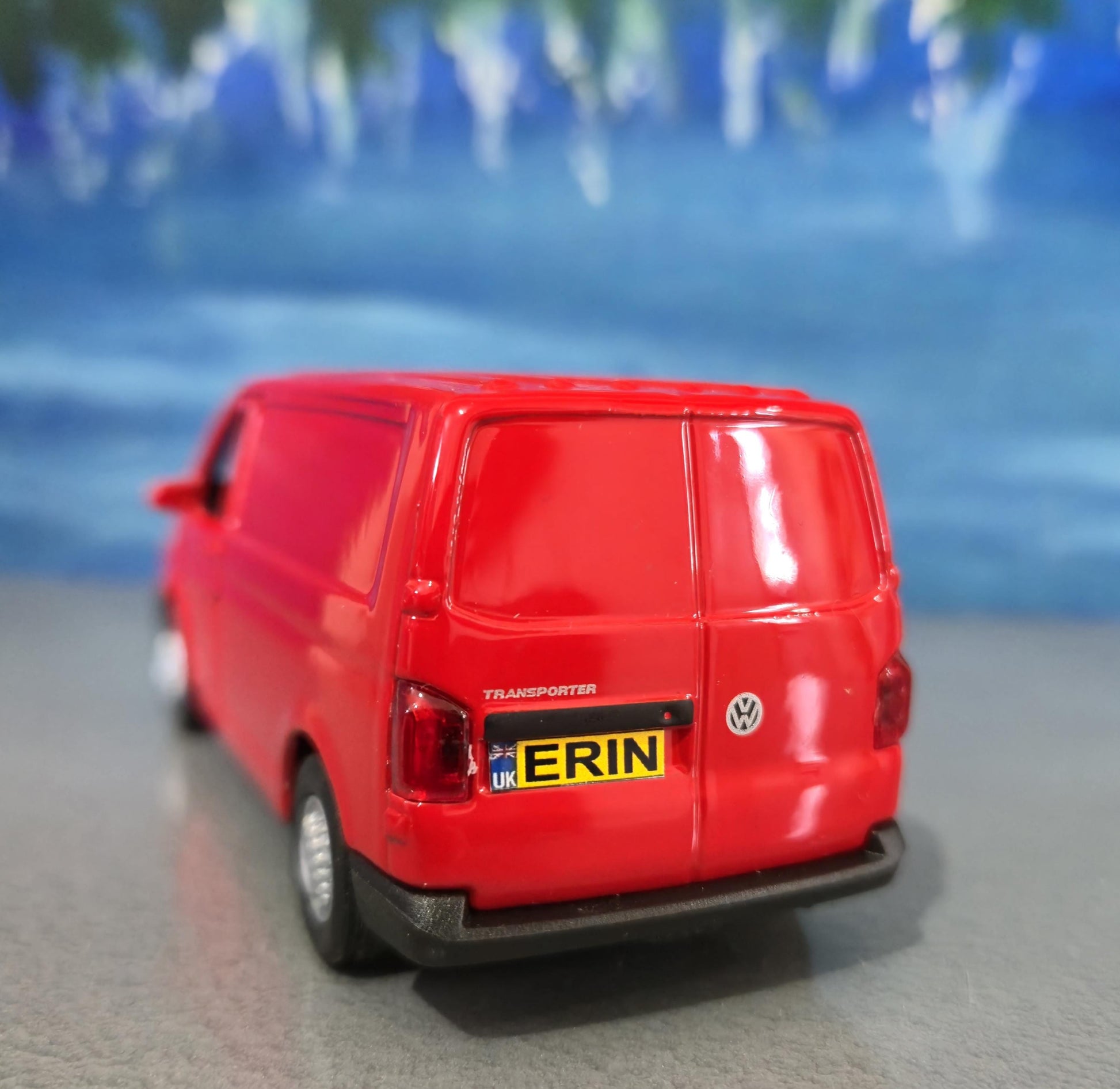 VW T6 Transporter Crew van Toy Car PERSONALISED PLATES 1:34 scale Model boy girl dad mom uncle grandad brother Birthday Easter gift Boxed