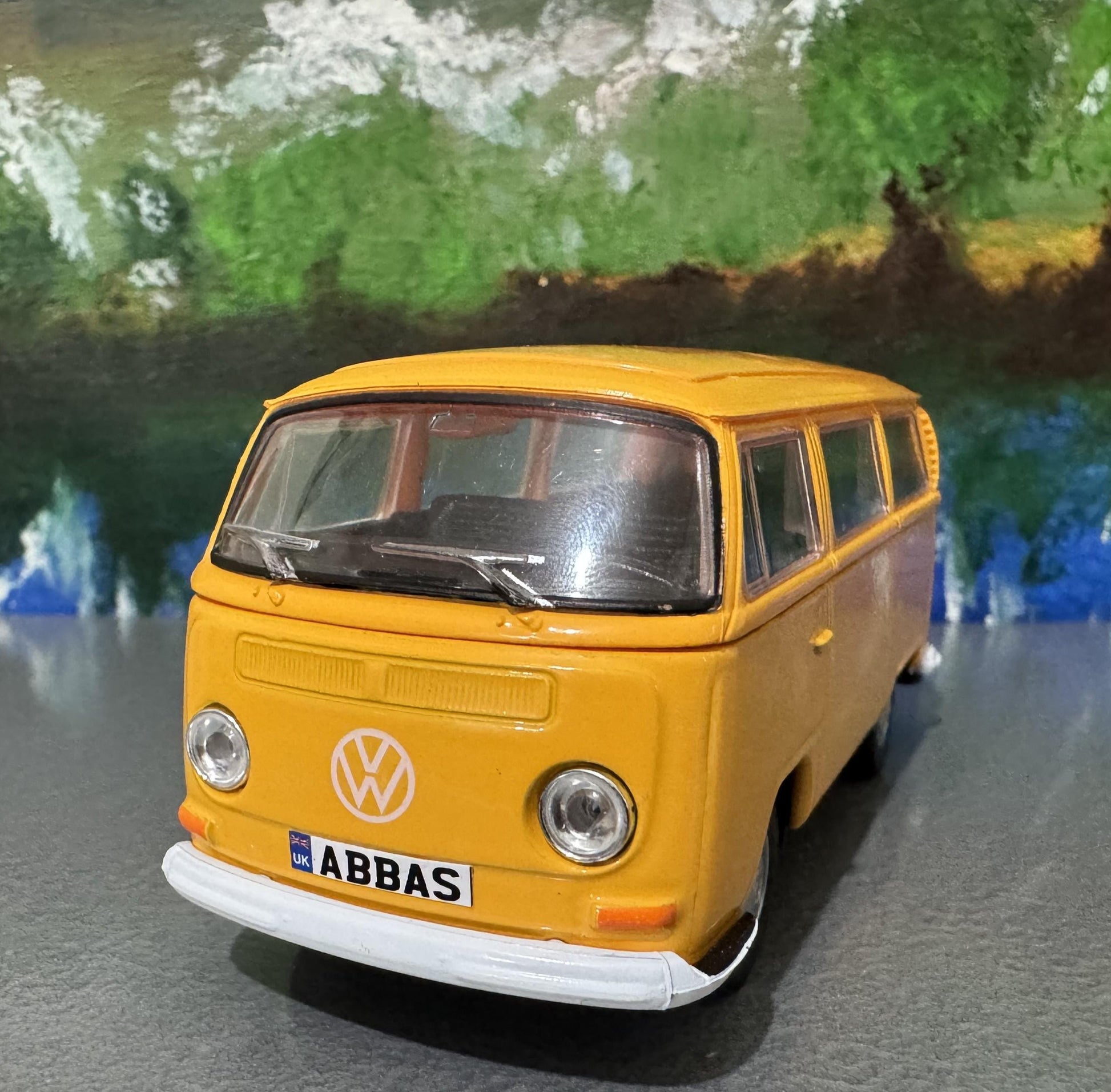 VW T2 Transporter Bus Toy Car PERSONALISED PLATES 1:39 scale Model boy girl dad mom uncle grandad brother Birthday Easter gift Boxed