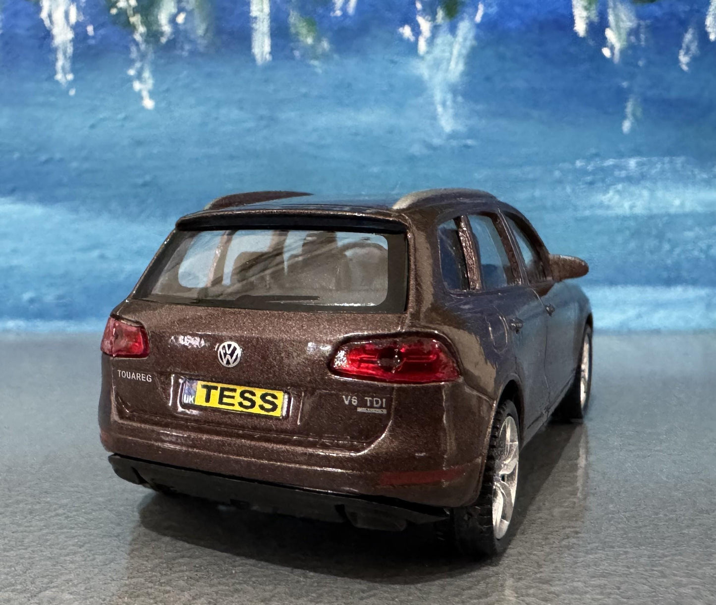 VW Volkswagen Touareg Toy Car, 1:43 Scale Model – Gift for Boy, Girl, Dad, Mom, Grandad, Birthday - Easter, Christmas gift - Boxed