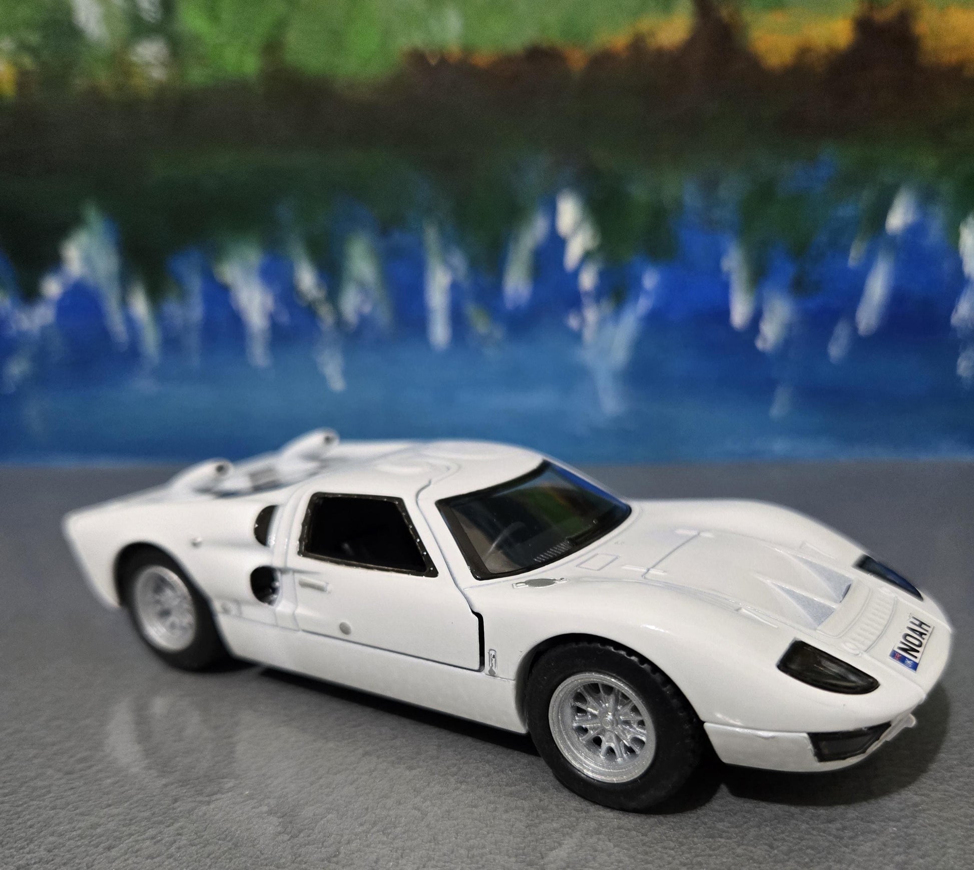 WHITE Toy Car Ford GT 40 MKII 1:32 - Pull Back Action, Open Doors, fun toy boy dad mother day gift sleeves