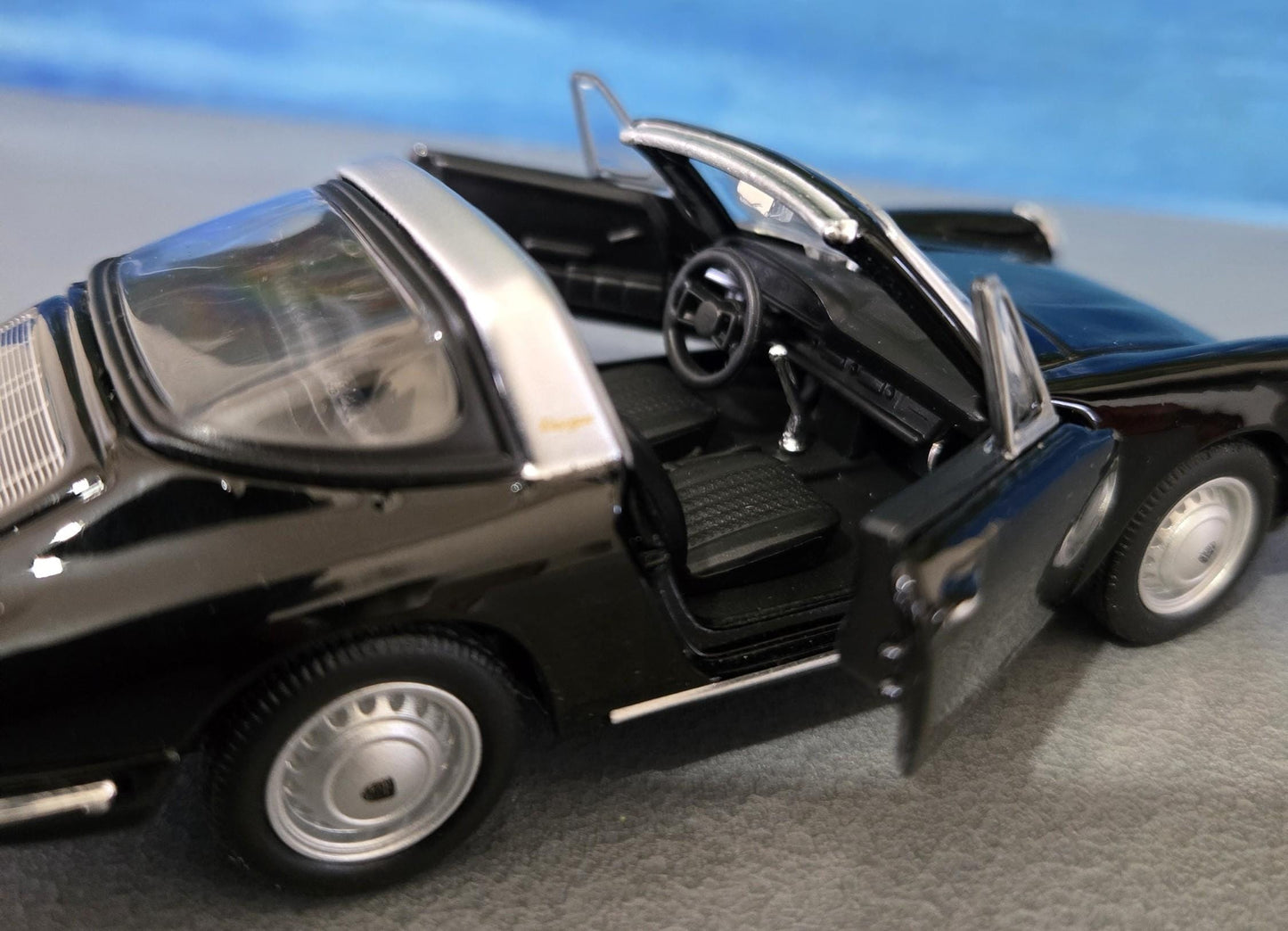 Porsche 911 Targa Black 1967 1:32 Scale Diecast Model Car toy – Gift for Kids, Dad, Mom – Birthday or Christmas Present – Boxed New