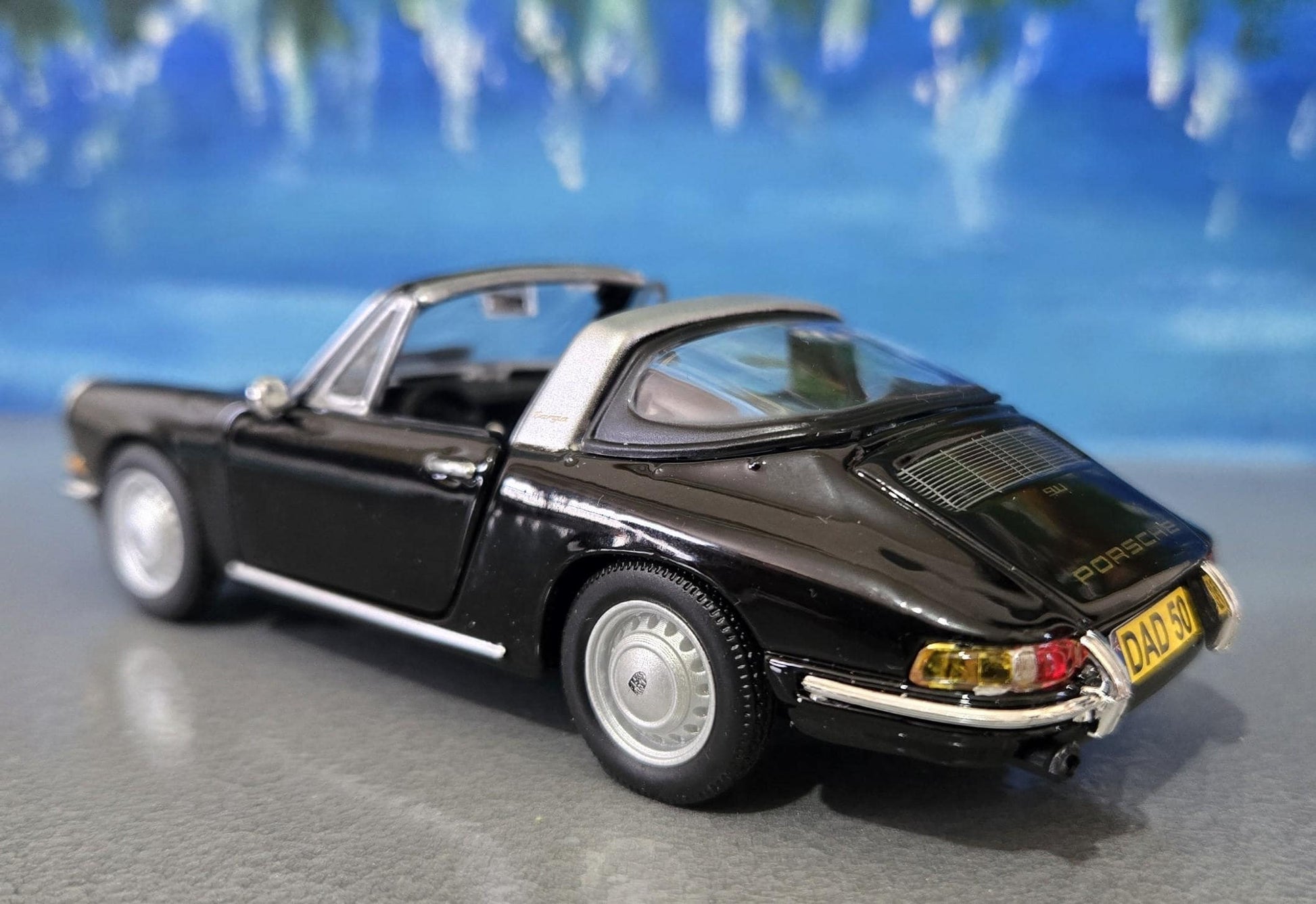 Porsche 911 Targa Black 1967 1:32 Scale Diecast Model Car toy – Gift for Kids, Dad, Mom – Birthday or Christmas Present – Boxed New