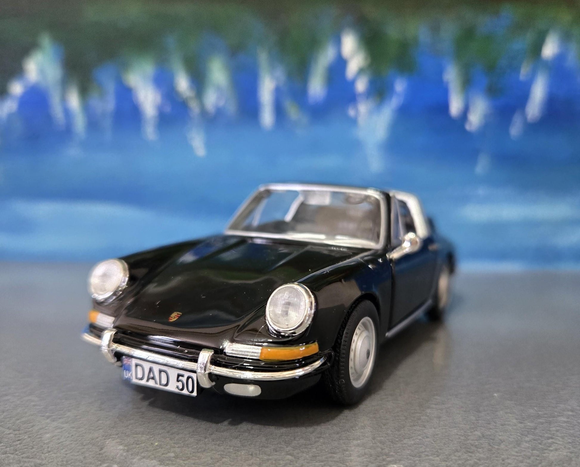Porsche 911 Targa Black 1967 1:32 Scale Diecast Model Car toy – Gift for Kids, Dad, Mom – Birthday or Christmas Present – Boxed New