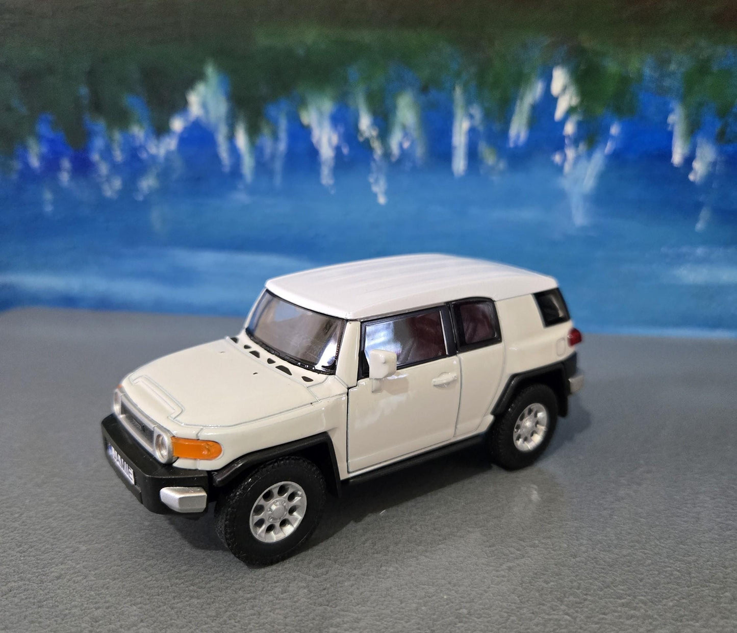 Toyota FJ Cruiser Diecast Model Car 1:34 Scale - Collectible Toy SUV