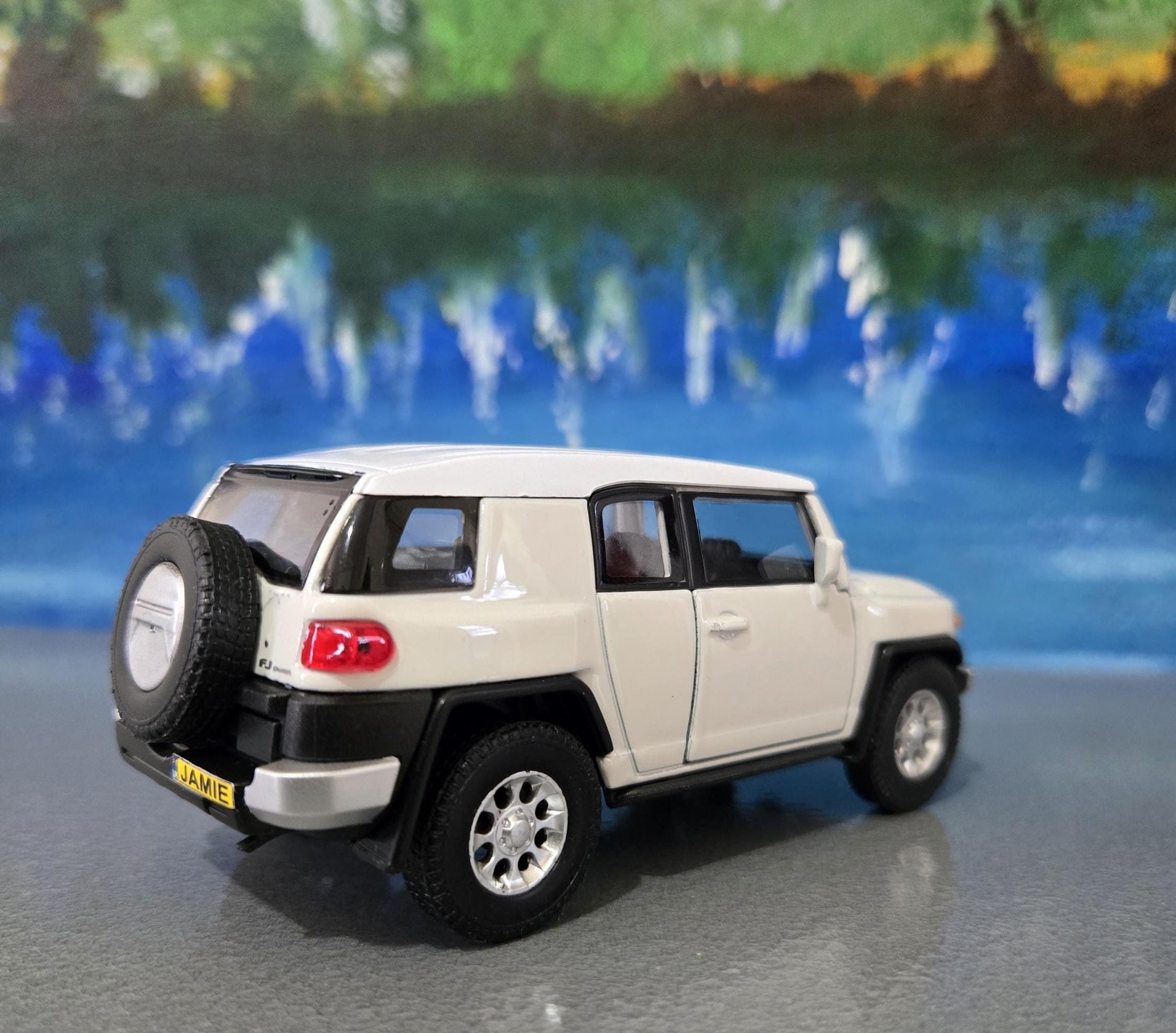 Toyota FJ Cruiser Diecast Model Car 1:34 Scale - Collectible Toy SUV