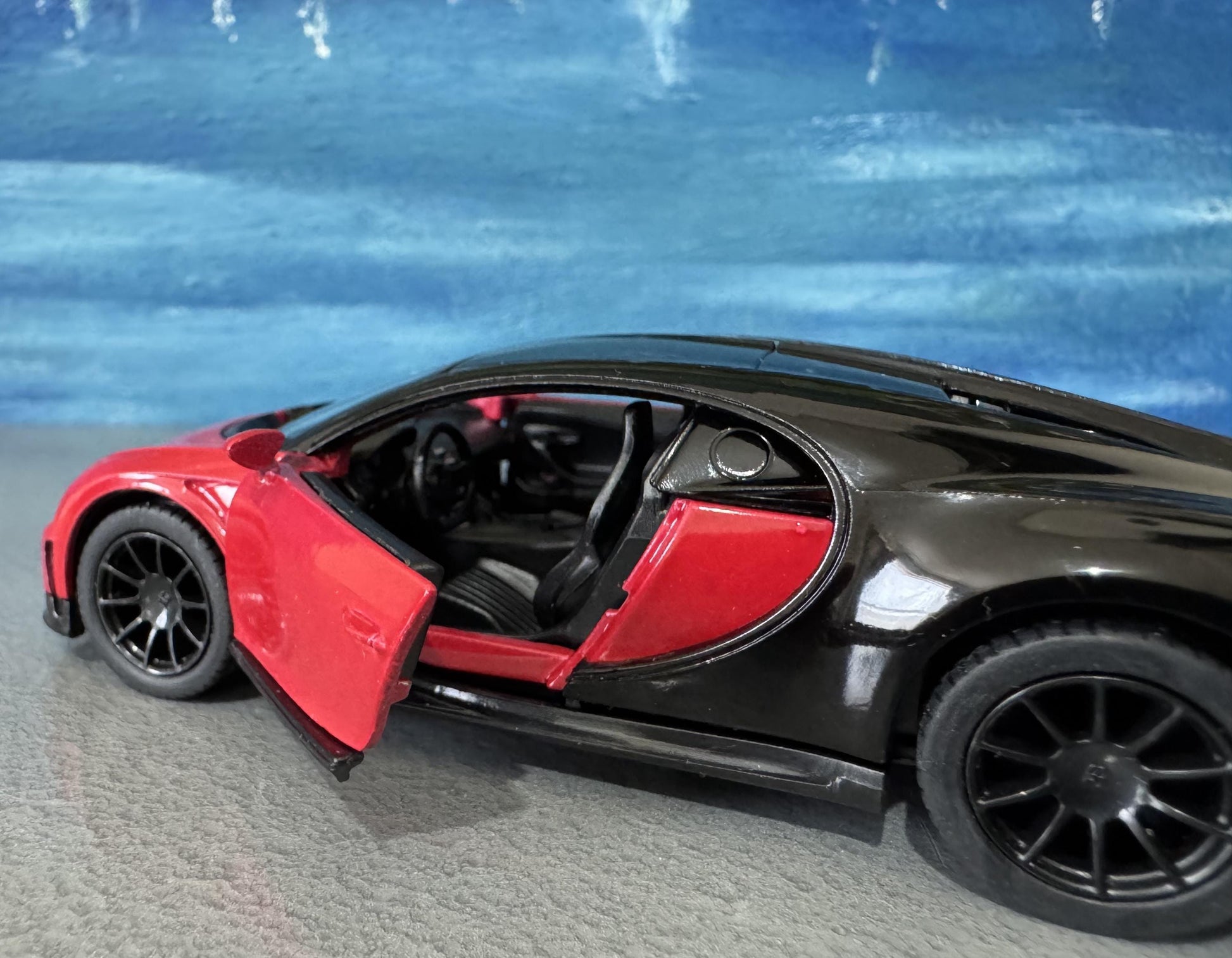 Kinsmart Bugatti Chiron Supersport 1:36 Red/Black Diecast Model Car – Custom Name Plate – Gift for Car Lovers, Dad, Kids – Boxed Collectible