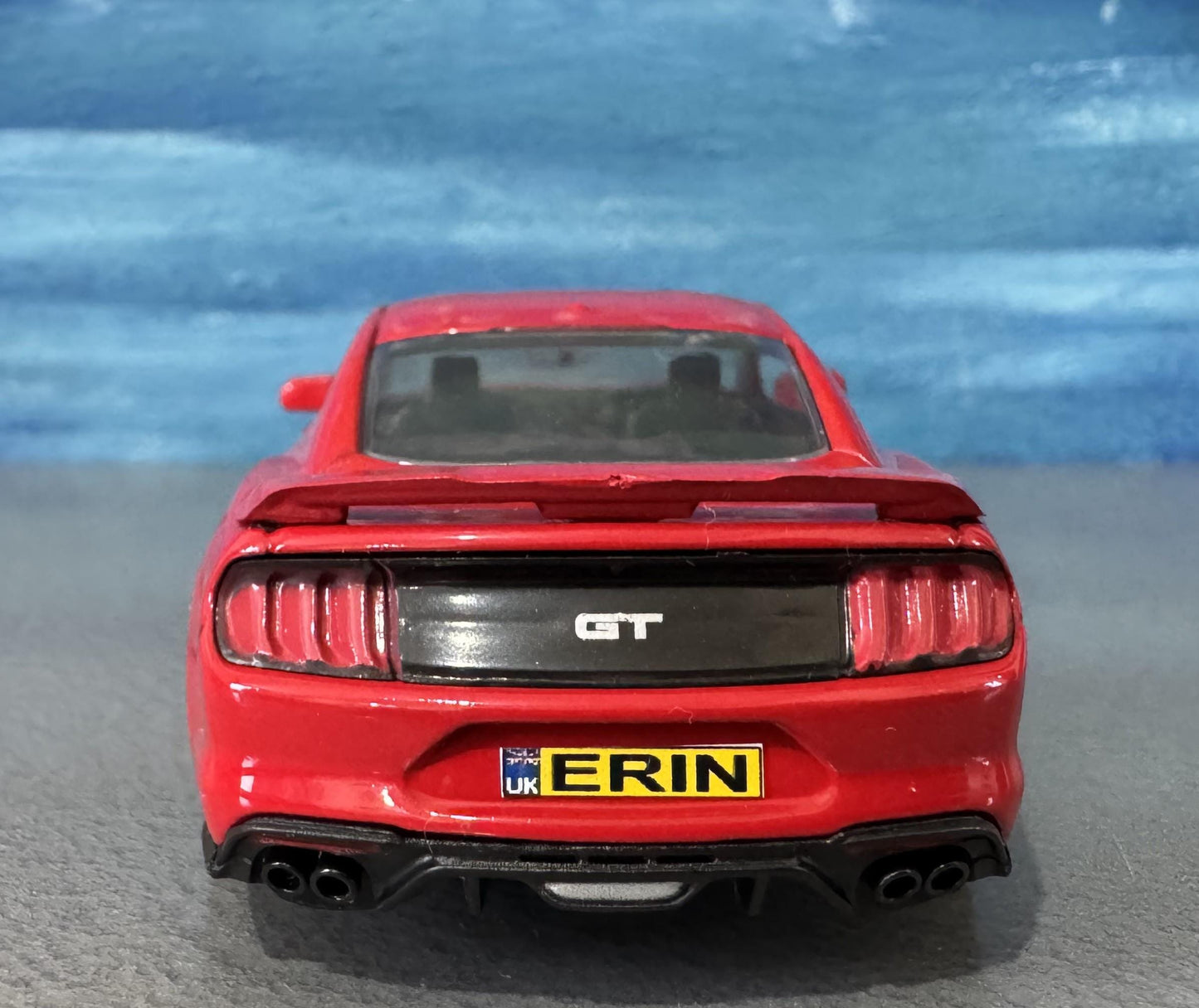 Motor Max Ford Mustang GT 2018 1:32 Red Diecast Model Car – Custom Name Plate – Collectible Gift for Dad, Car Lovers, Kids – Boxed Display