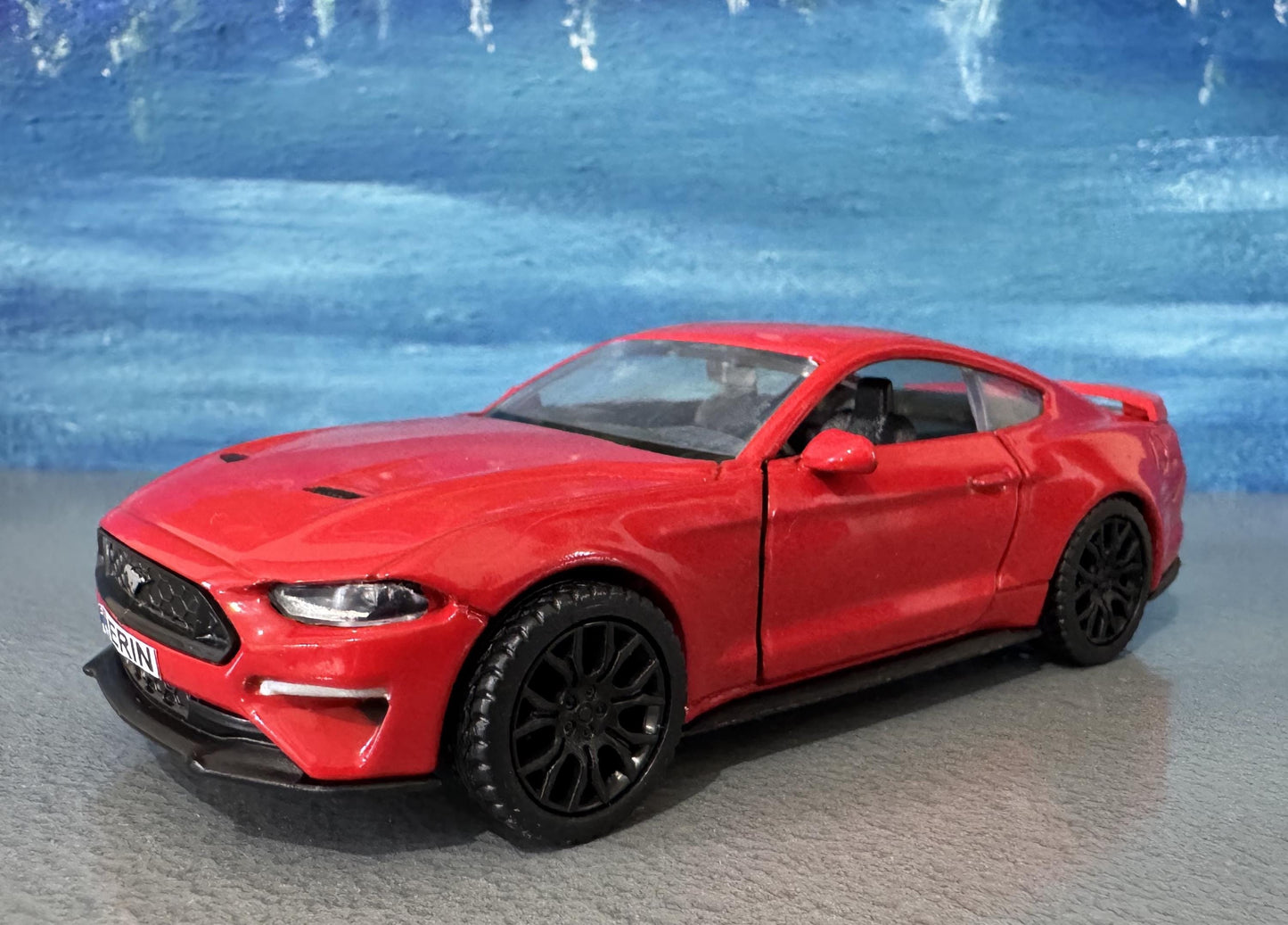 Motor Max Ford Mustang GT 2018 1:32 Red Diecast Model Car – Custom Name Plate – Collectible Gift for Dad, Car Lovers, Kids – Boxed Display