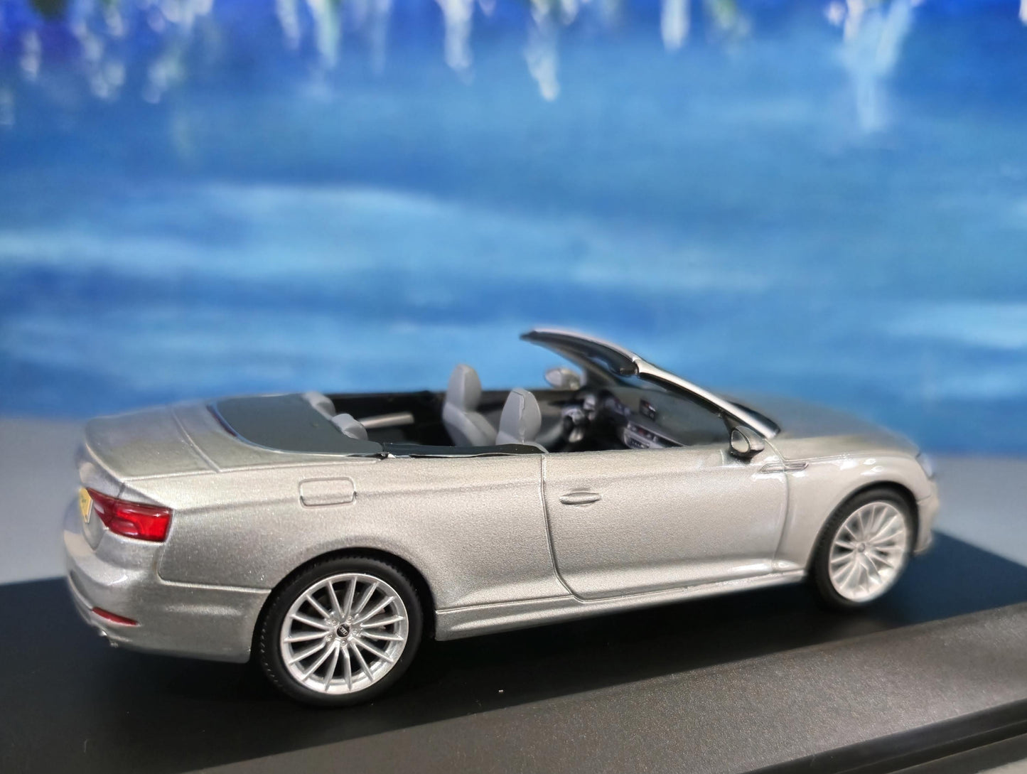 Audi A5 Cabriolet Diecast Car: 1/43 Scale Silver Metallic Model