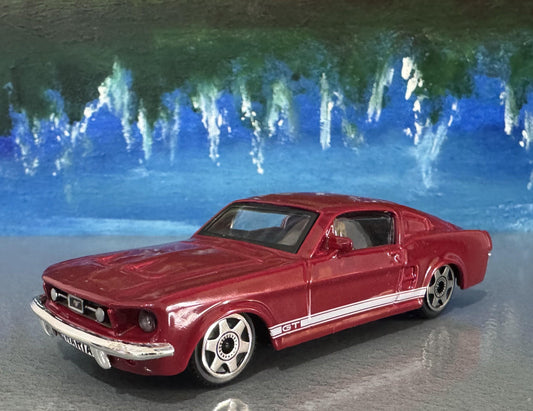 1967 Ford Mustang GT RED Diecast Model Car 1:43 Scale – Gift for Car Enthusiasts, Boys, Girls, Uncle, Grandad, Collectors New Boxed