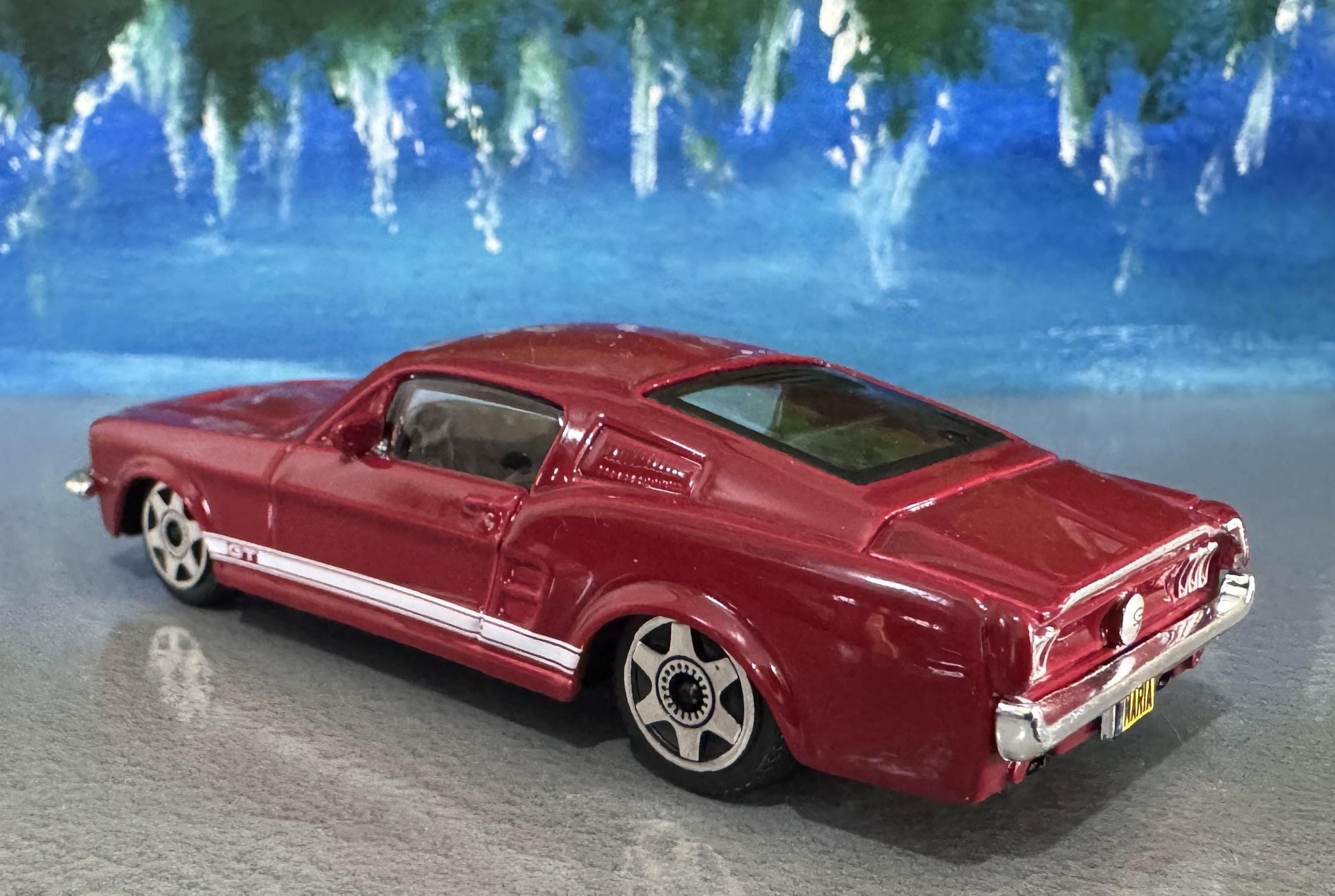 1967 Ford Mustang GT RED Diecast Model Car 1:43 Scale – Gift for Car Enthusiasts, Boys, Girls, Uncle, Grandad, Collectors New Boxed