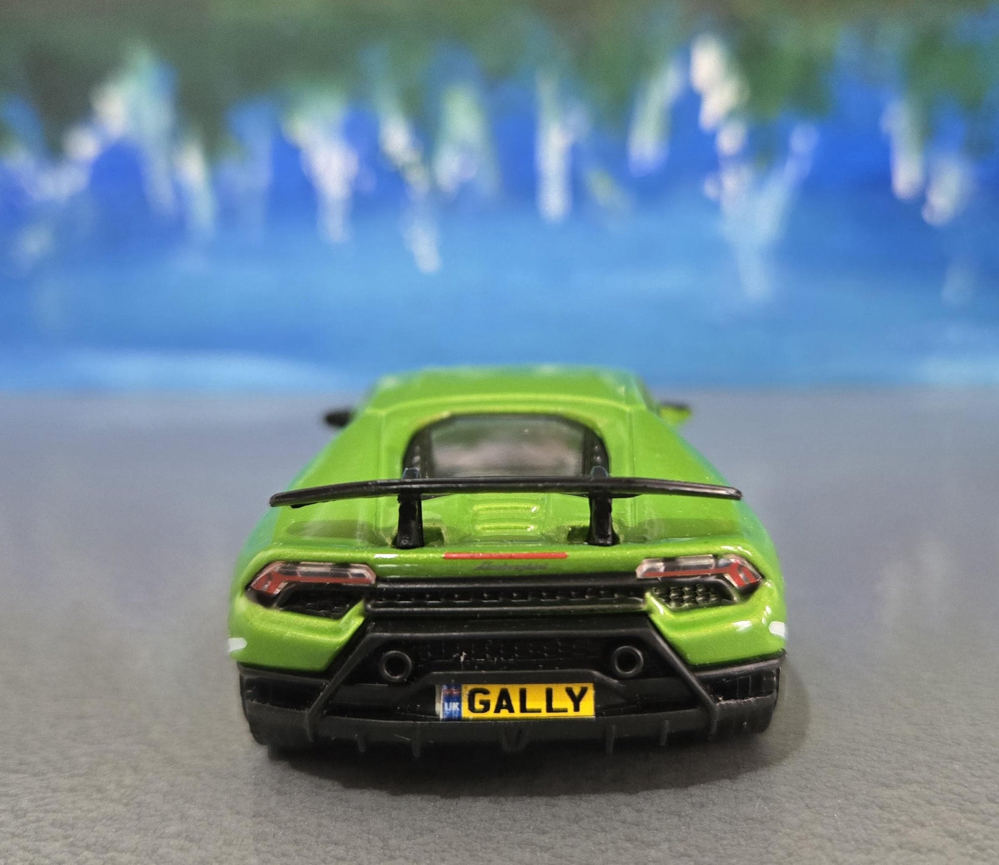 Lamborghini Huracan 1:43 Model Car – Personalized Plates | Gift for Boy, Girl, Dad, Mom, Uncle, Grandad | Birthday Christmas Present Boxed