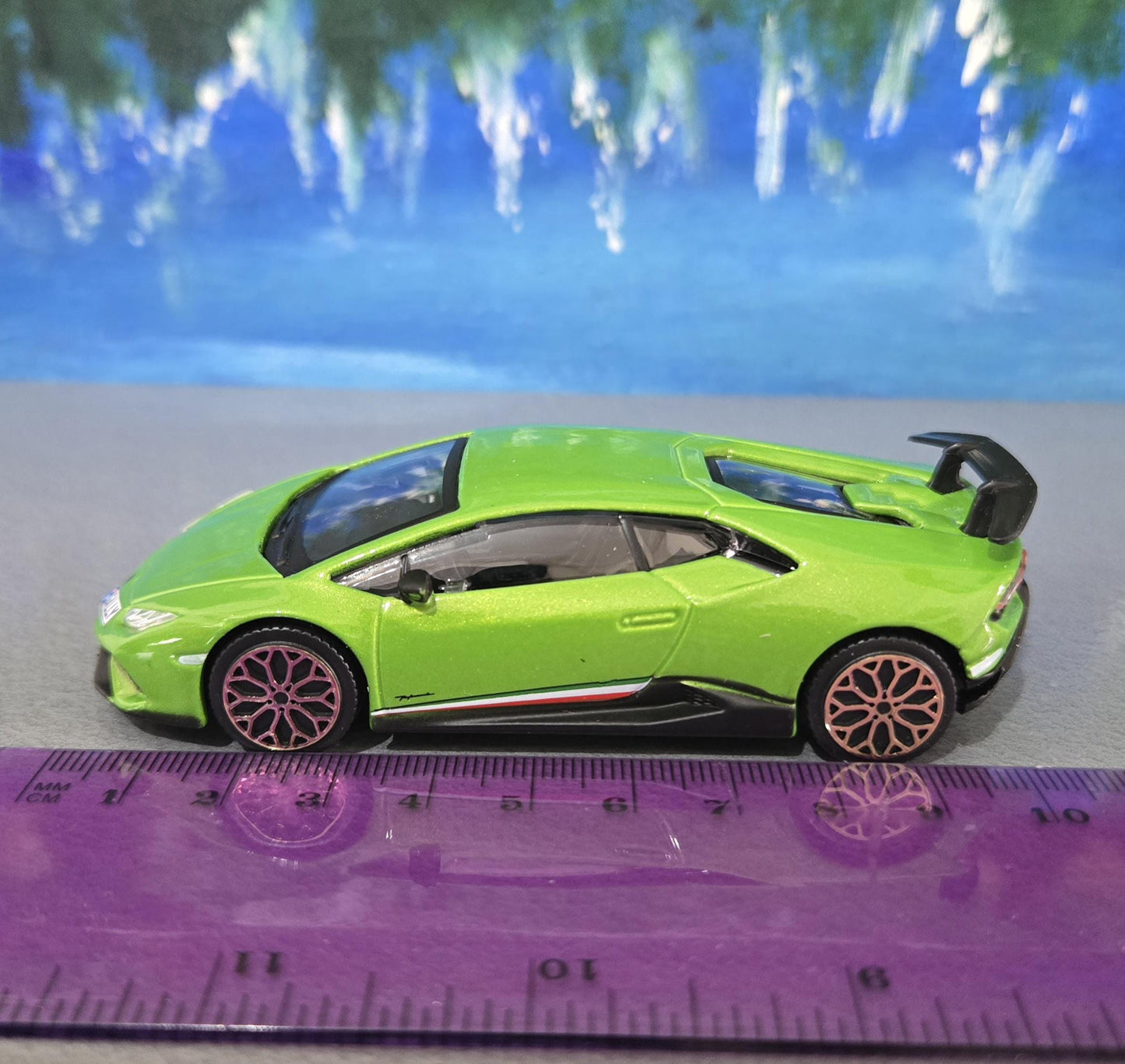 Lamborghini Huracan 1:43 Model Car – Personalized Plates | Gift for Boy, Girl, Dad, Mom, Uncle, Grandad | Birthday Christmas Present Boxed