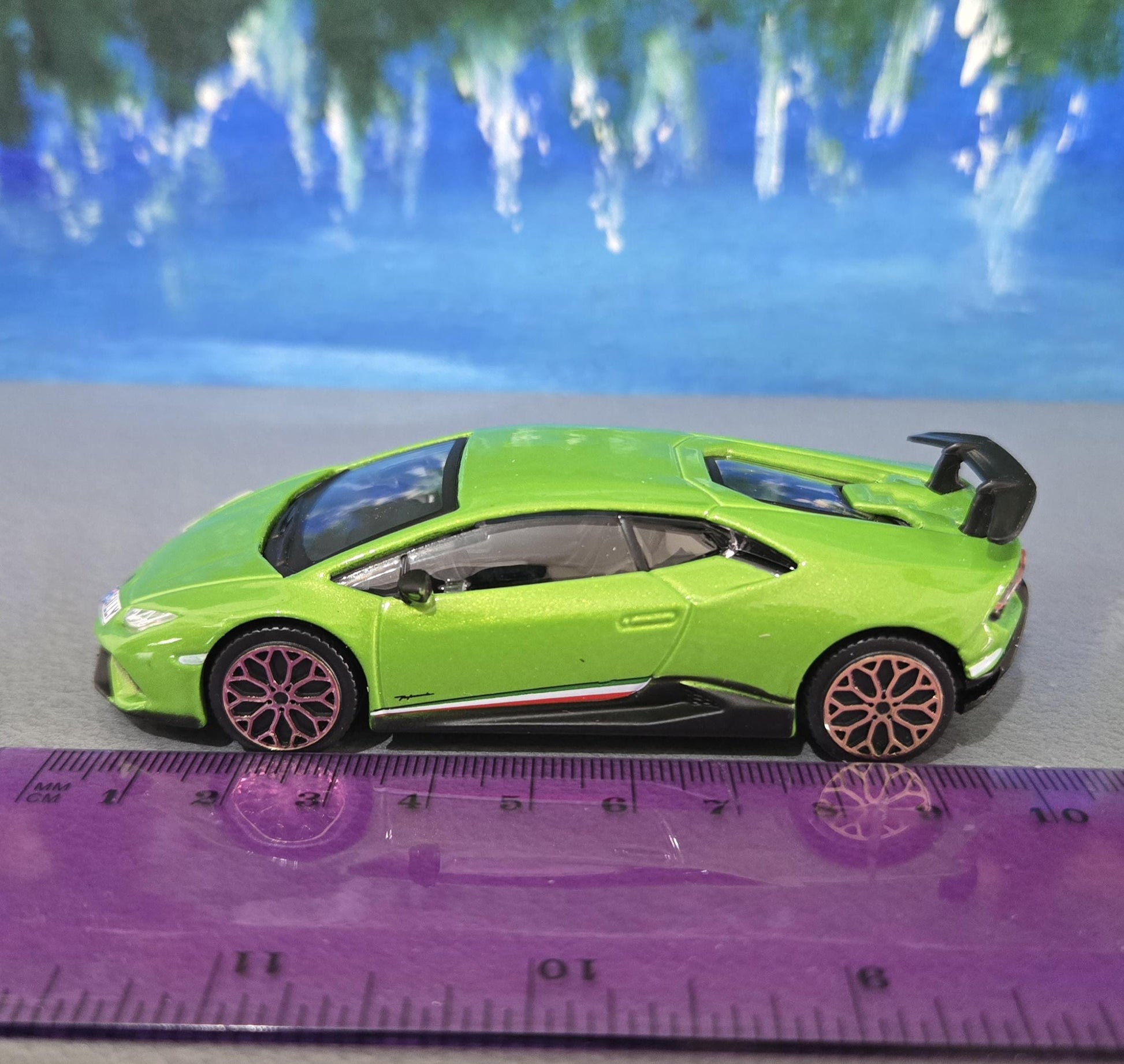 Lamborghini Huracan 1:43 Model Car – Personalized Plates | Gift for Boy, Girl, Dad, Mom, Uncle, Grandad | Birthday Christmas Present Boxed