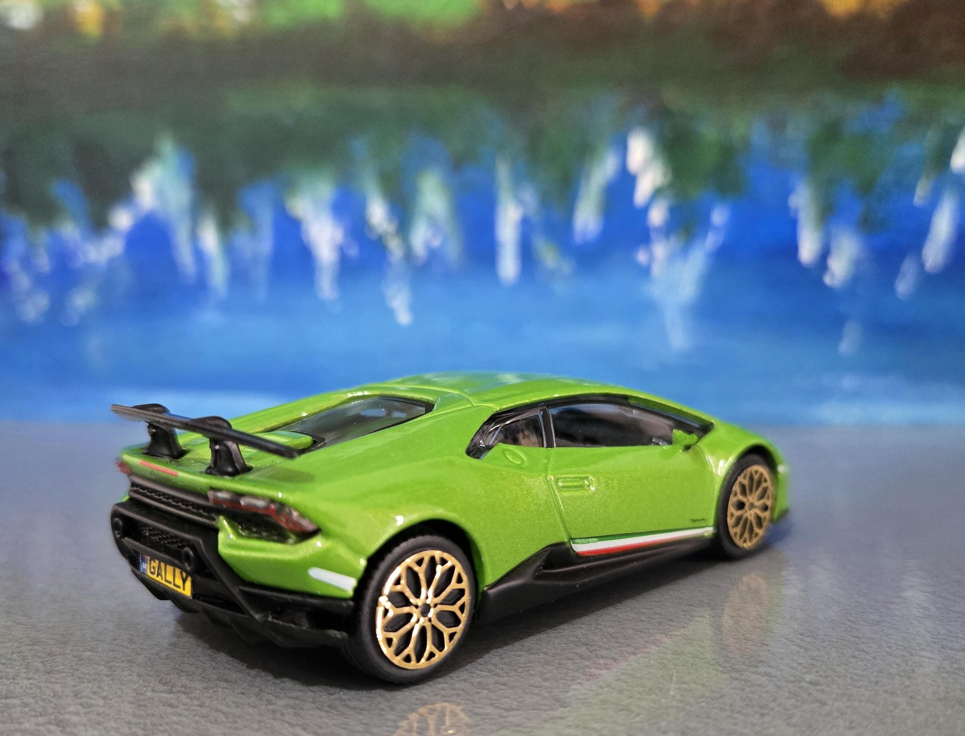 Lamborghini Huracan 1:43 Model Car – Personalized Plates | Gift for Boy, Girl, Dad, Mom, Uncle, Grandad | Birthday Christmas Present Boxed