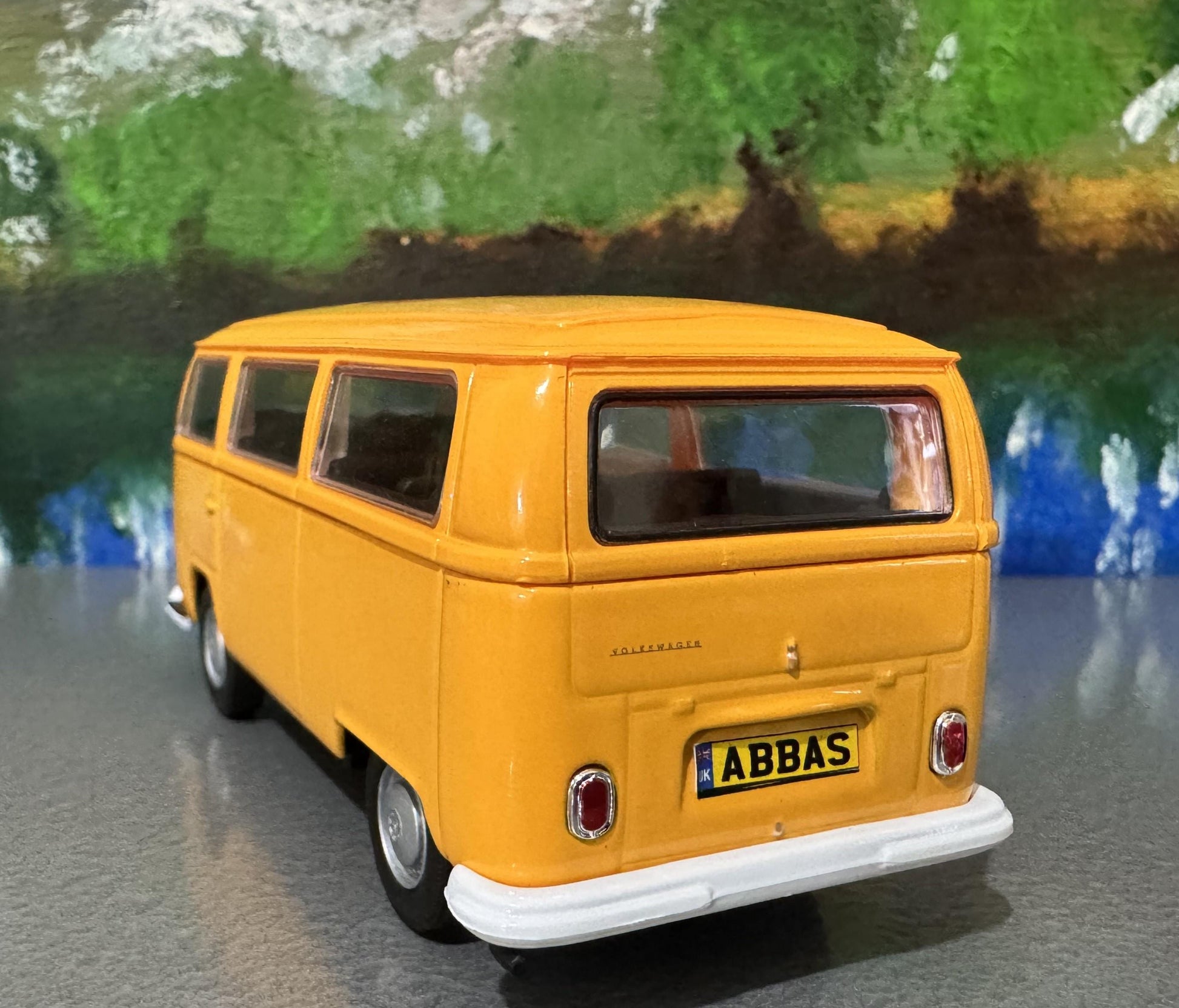 VW T2 Transporter Bus Toy Car PERSONALISED PLATES 1:39 scale Model boy girl dad mom uncle grandad brother Birthday Easter gift Boxed